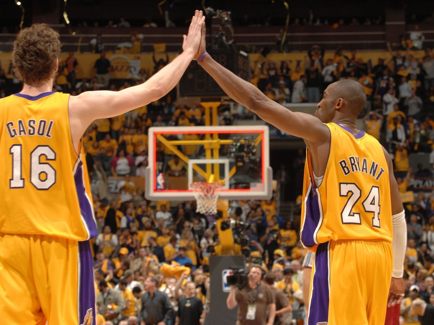 1400x1050 Pau Gasol says Kobe speaking Spanish to him on the court 'set the tone' for their relationship Screen and Roll
