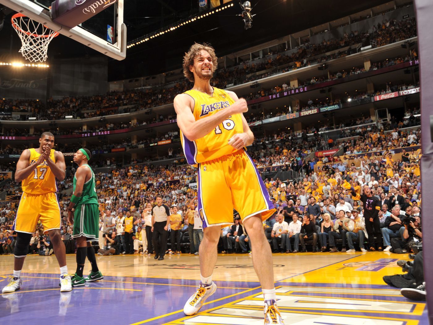 1400x1050 Lakers: How Pau Gasol ditched the 'soft' label in 2010 Screen and Roll
