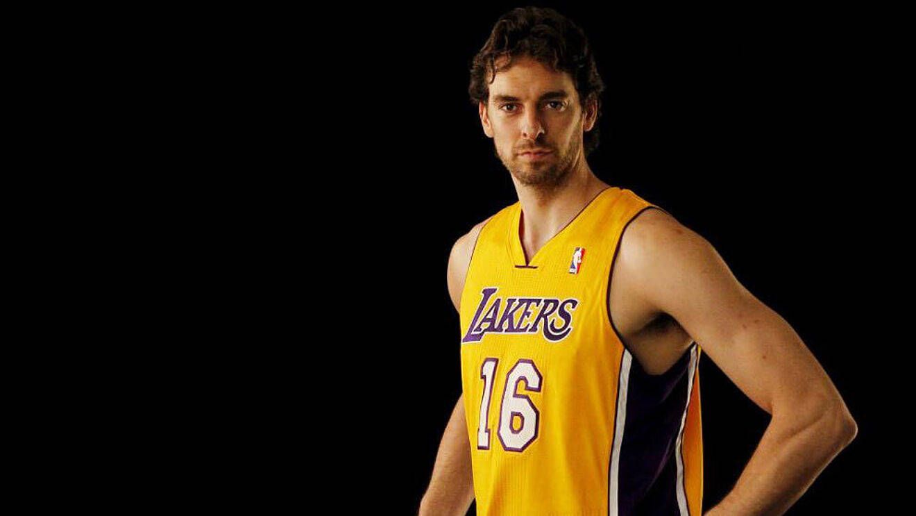 1320x743 Download Pau Gasol Black Background Wallpaper
