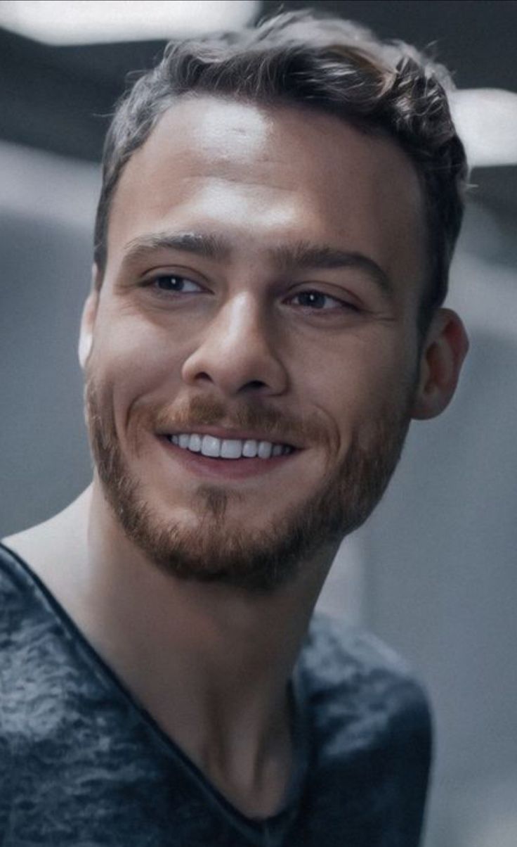 736x1204 Kerem Bursin. Actors, iPhone background wallpaper, iPhone background