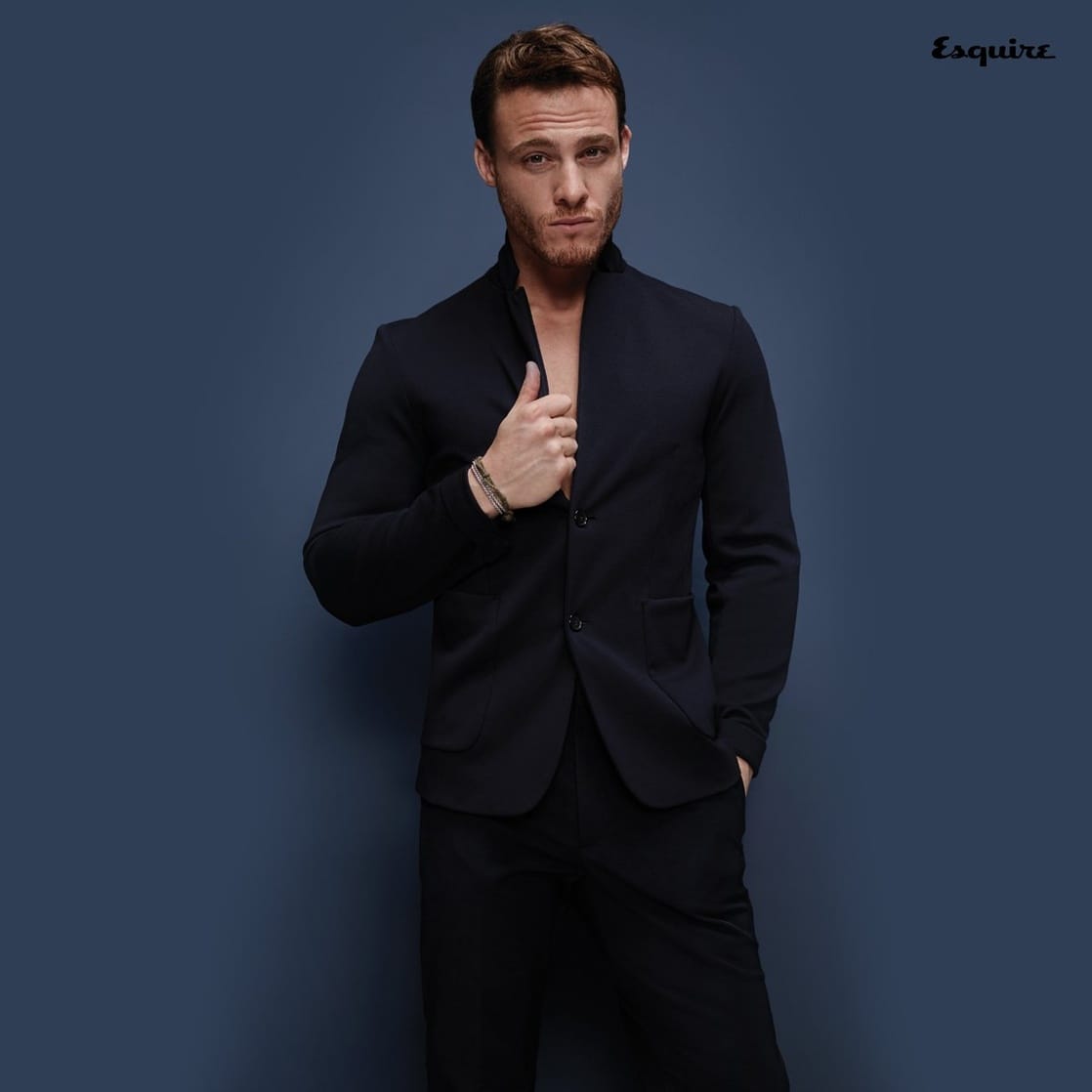 1118x1118 Picture of Kerem Bursin