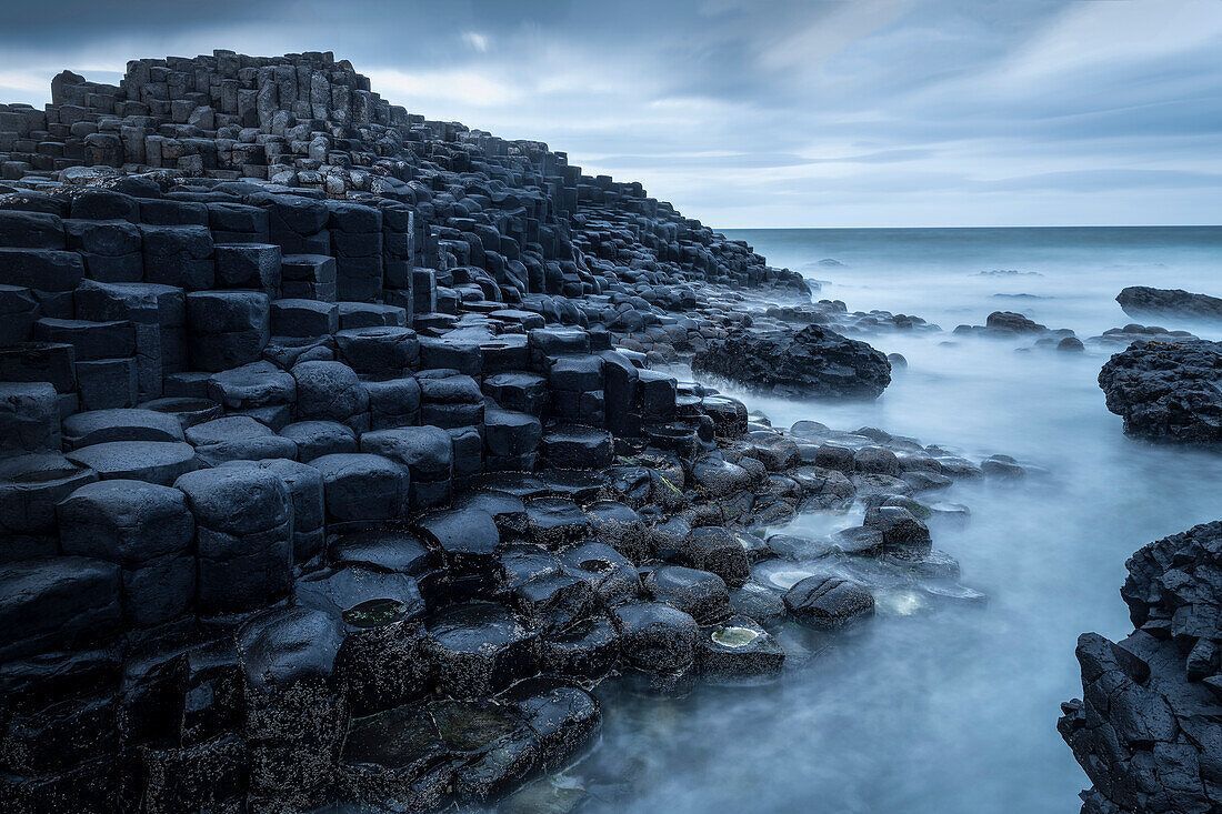 1100x733 basalt pillars of Giant's Causeway