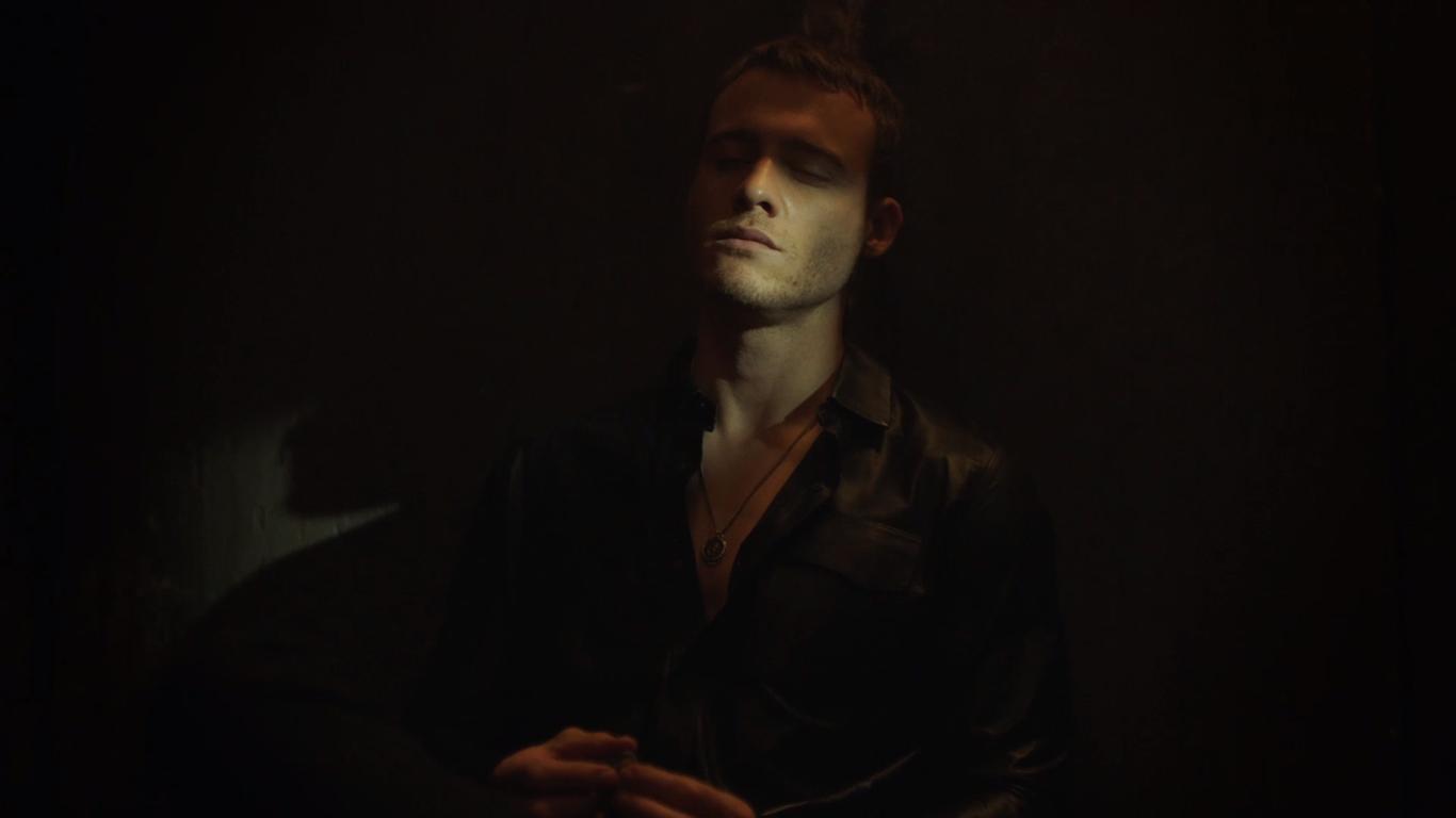 1366x768 Kerem Bürsin Wallpaper