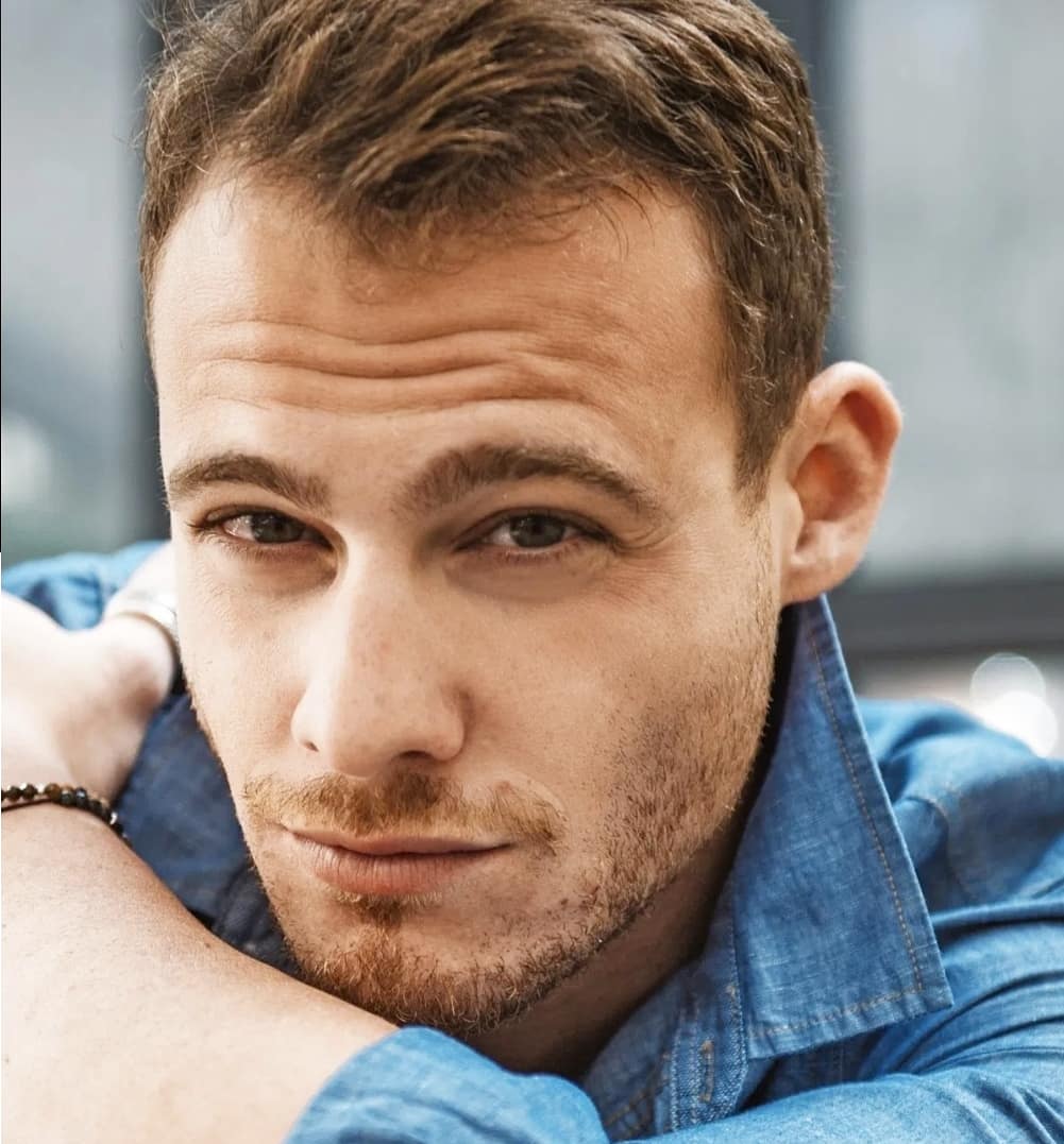 1001x1077 Varafsh on X: I was curious about this Gentleman & I got some info (which im sharing with you) from my EASY FRIEND wiki.here you go with #KeremBürsin #biography !He is quite