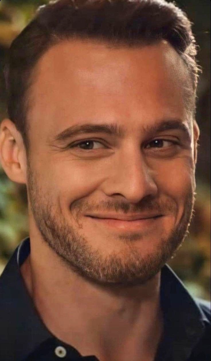 736x1258 KEREM BüRSIN. Beautiful men, Gorgeous men, Actors