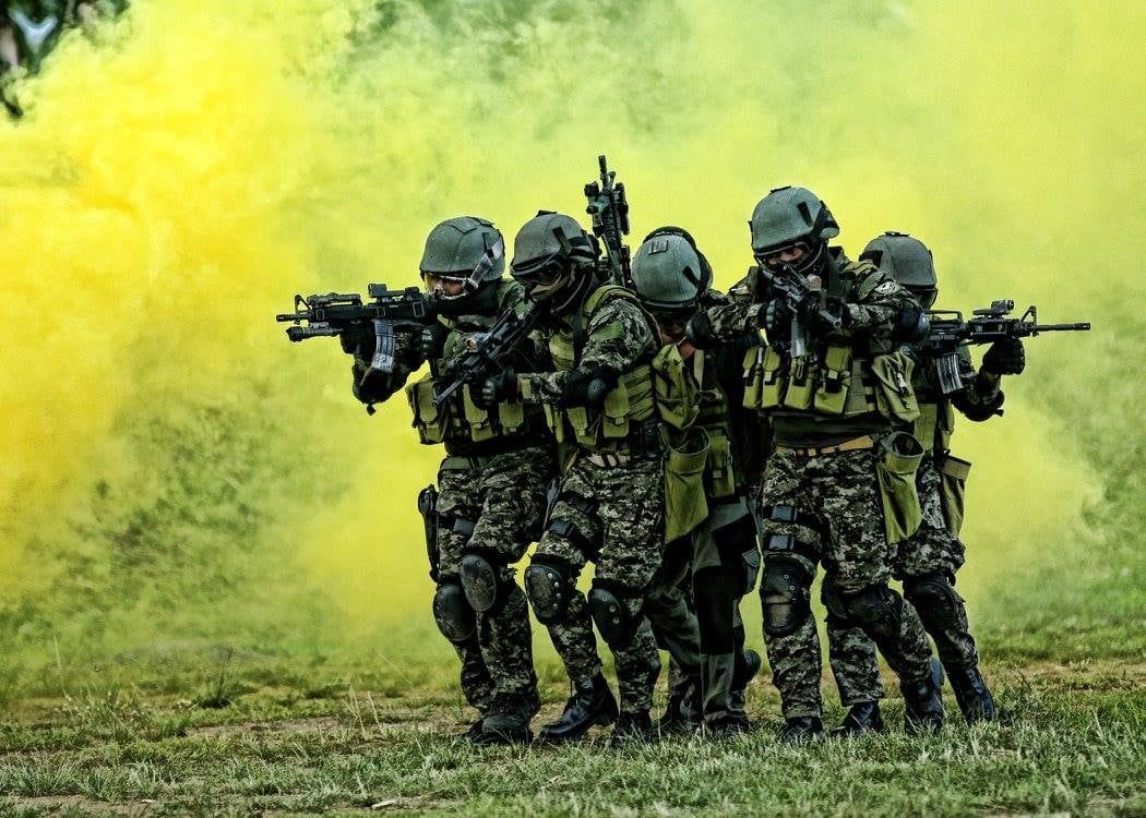1050x750 LRR group