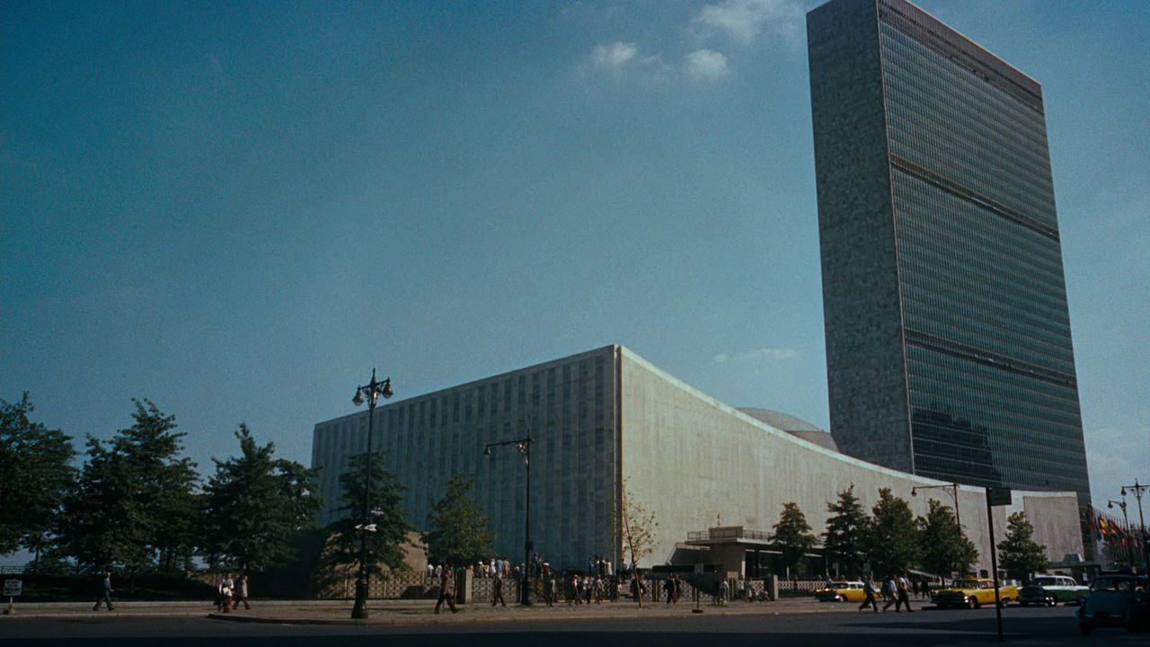 1280x720 North by Northwest movie trailer screenshot