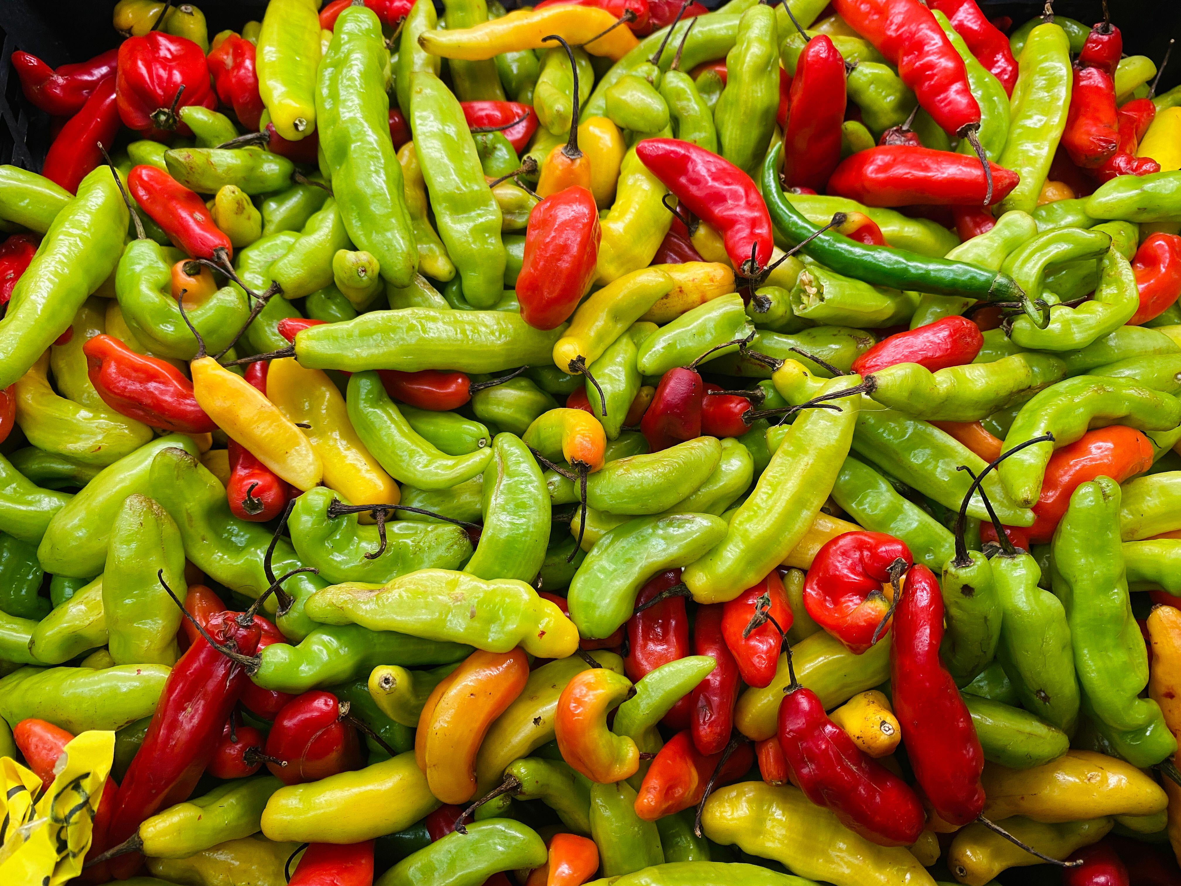 4032x3024 What happens to your body when you eat spicy food?