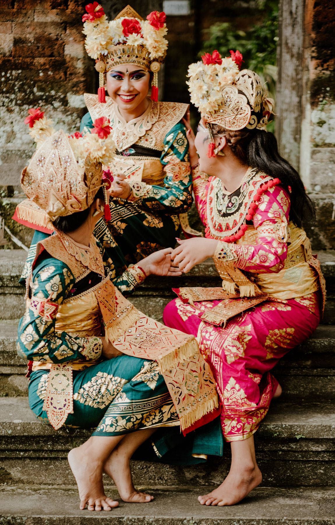 1150x1800 Download Caption: Embodying Bali Culture Through Traditional Attire Wallpaper
