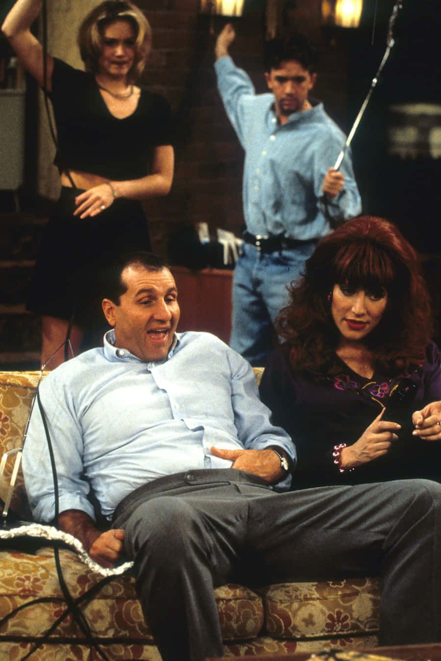 900x1348 Download Ed O'Neill as Al Bundy in Married. with Children Wallpaper