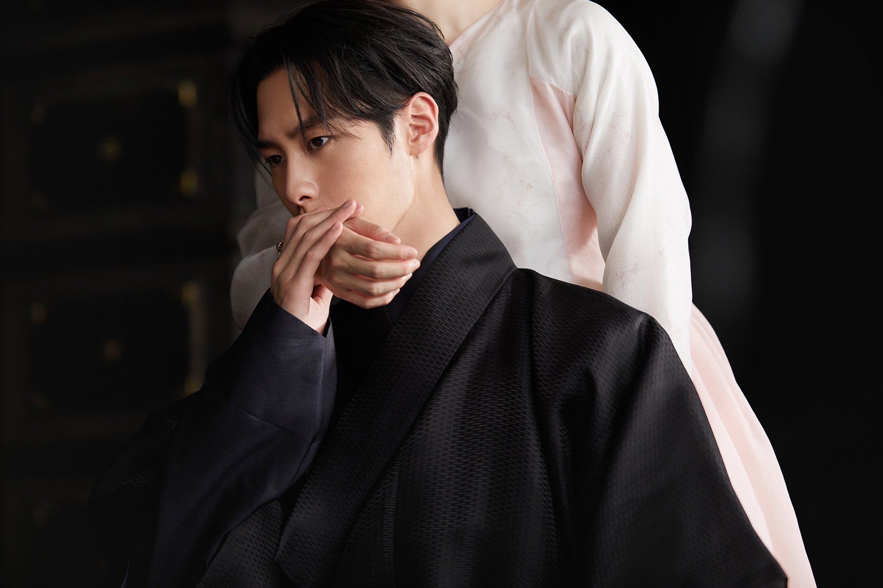 1723x1148 ⋆ on X: Lee JaeWook's Alchemy Of Souls Light and Shadow poster shoot behind (ft. Go Younjung) #이재욱 #LeeJaeWook #AlchemyOfSouls #AlchemyOfSoulsLightAndShadow / X