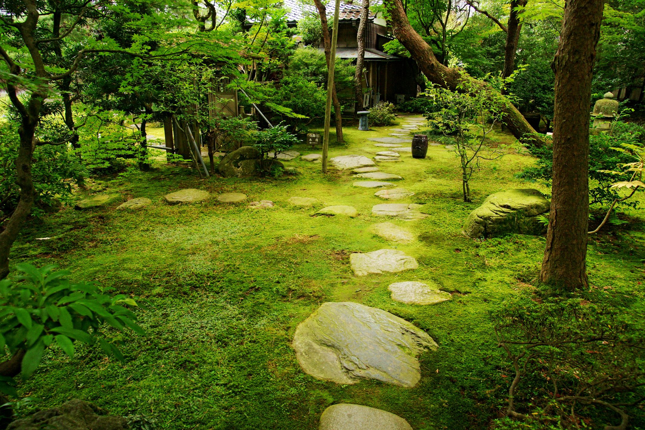 2160x1440 Garden in Kanazawa Japan Nature 2160x1440