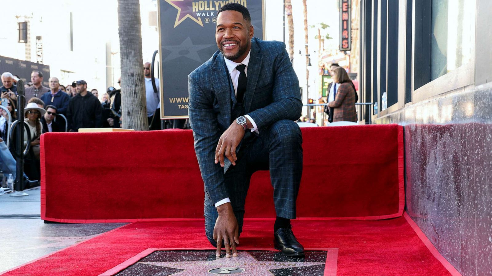 1600x900 Michael Strahan receives Hollywood Walk of Fame star with mom by his side Morning America