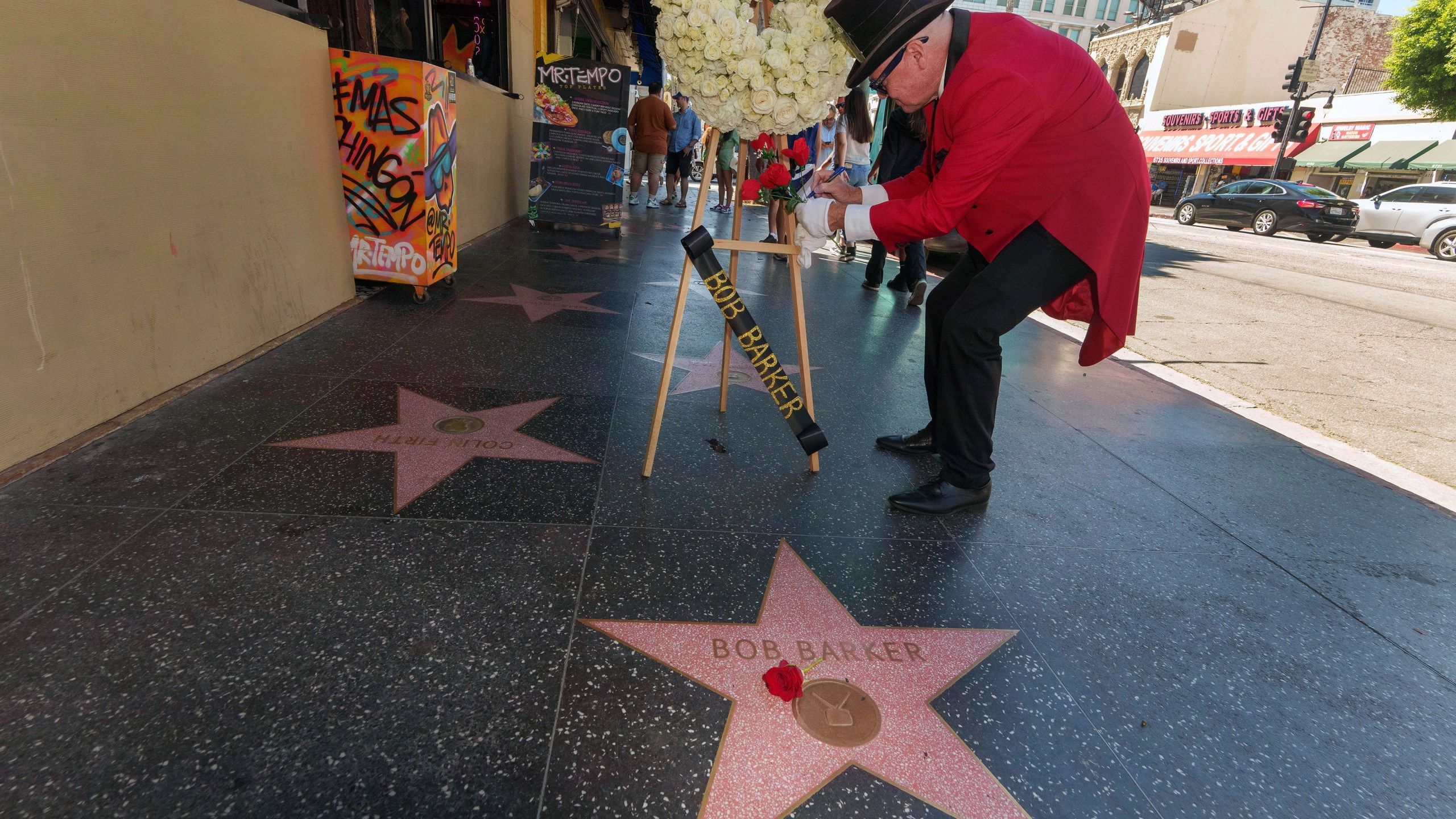 2560x1440 Bob Barker, dapper 'Price Is Right' and 'Truth or Consequences' host and animal advocate, dies at 99