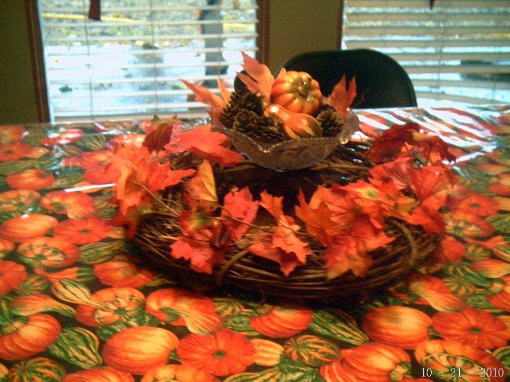1024x768 Thanksgiving Tag wallpaper: Fruit Harvest Grapes Baskets Thanks