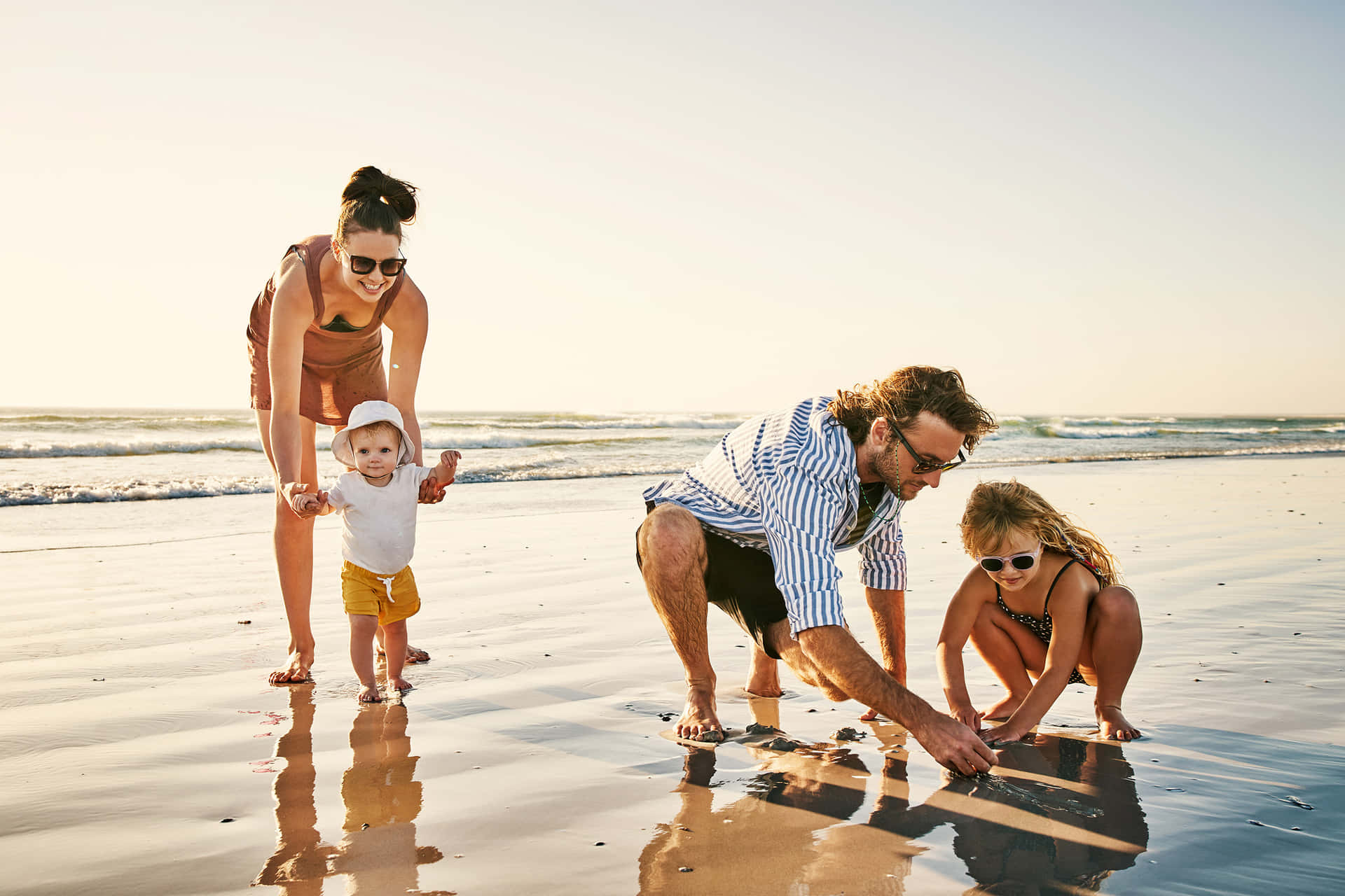1920x1280 Beach Family Picture