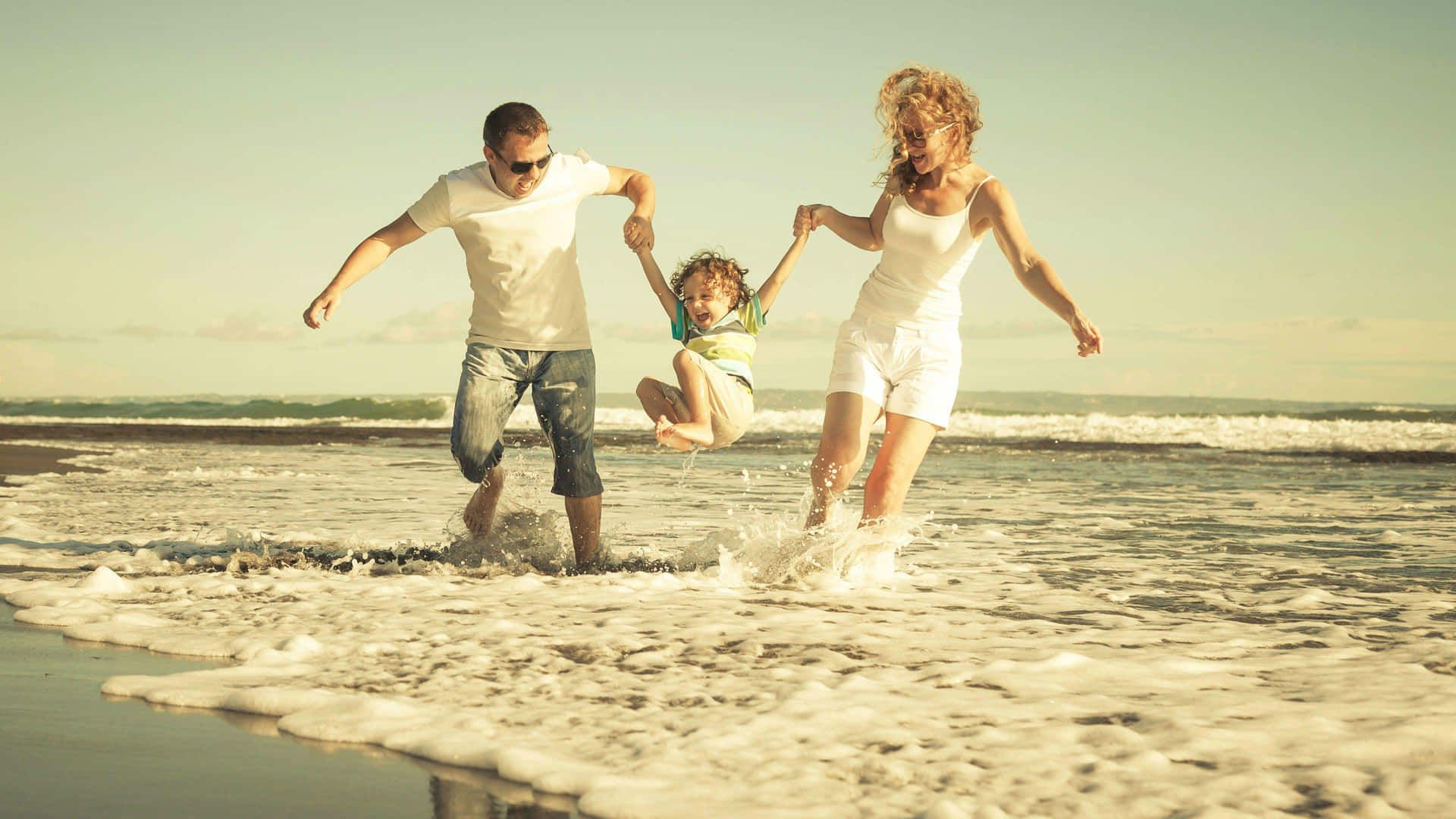 1920x1080 Download Happy Family Picture