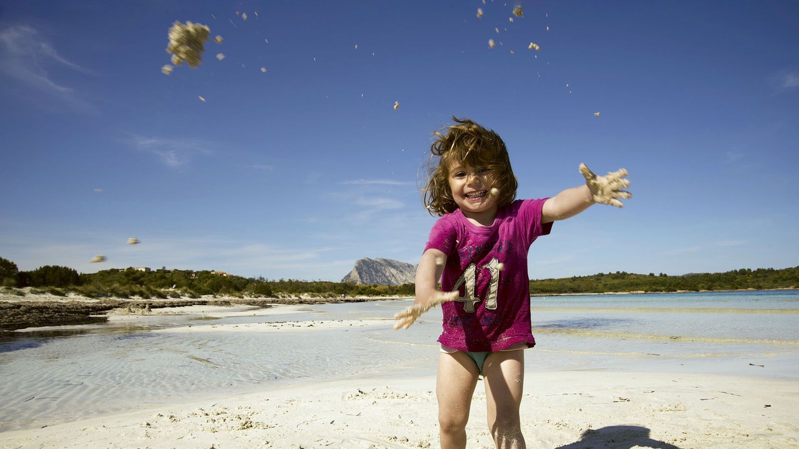 1600x900 Family travel in Sardinia