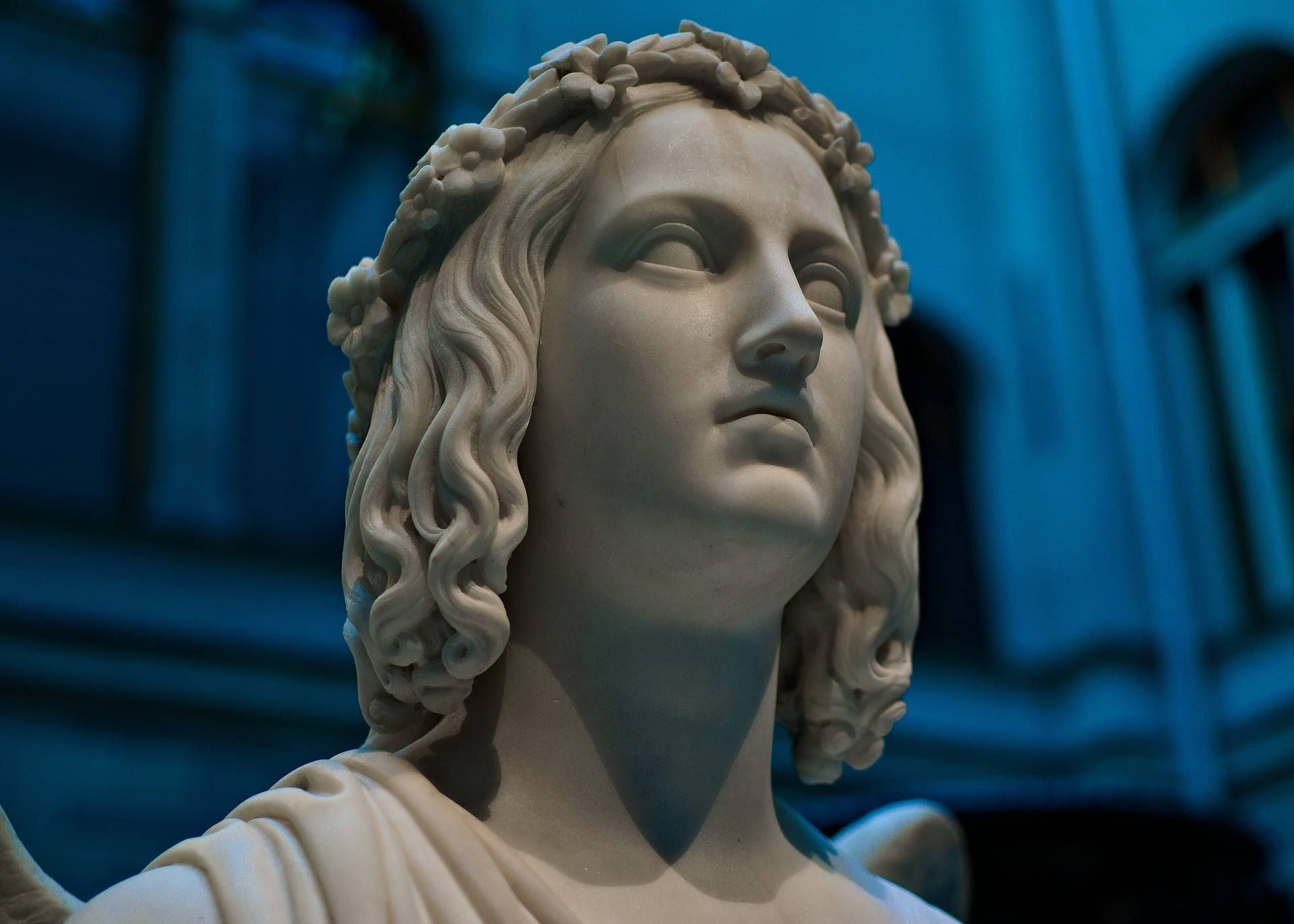 1920x1371 Download Art Gallery With Greek Marble Statue Wallpaper