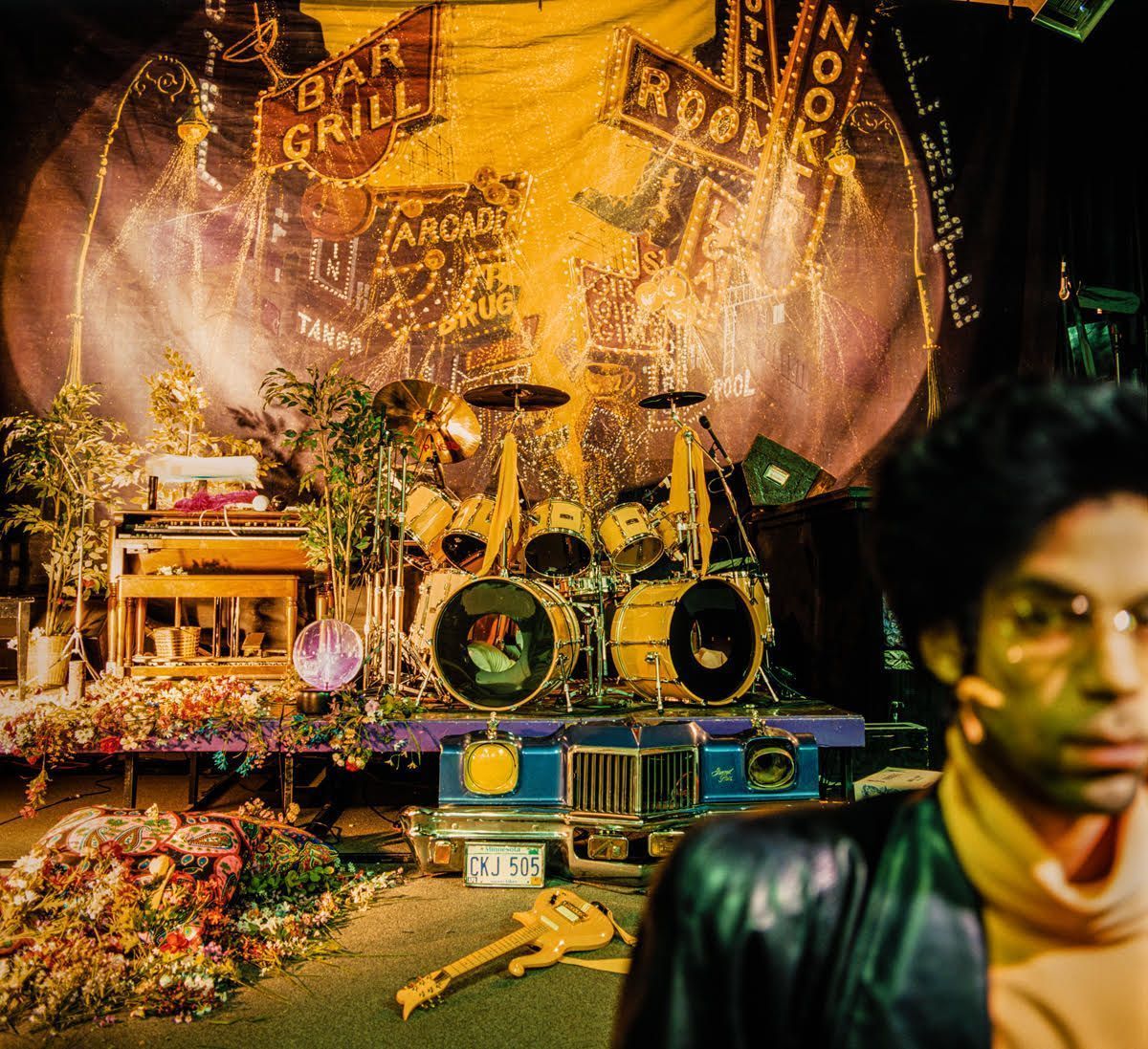 1200x1097 Never Before Seen Image of Prince's 'Sign O' the Times' Photo Shoot