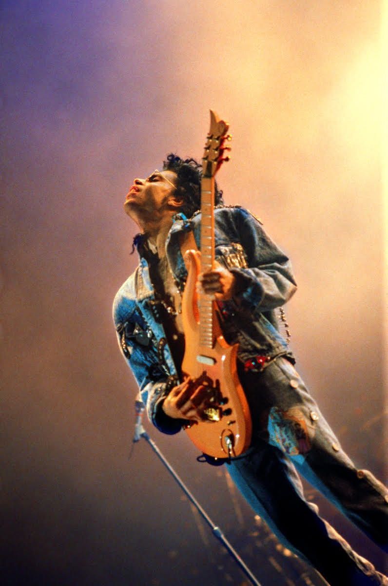 796x1200 Never Before Seen Image of Prince's 'Sign O' the Times' Photo Shoot
