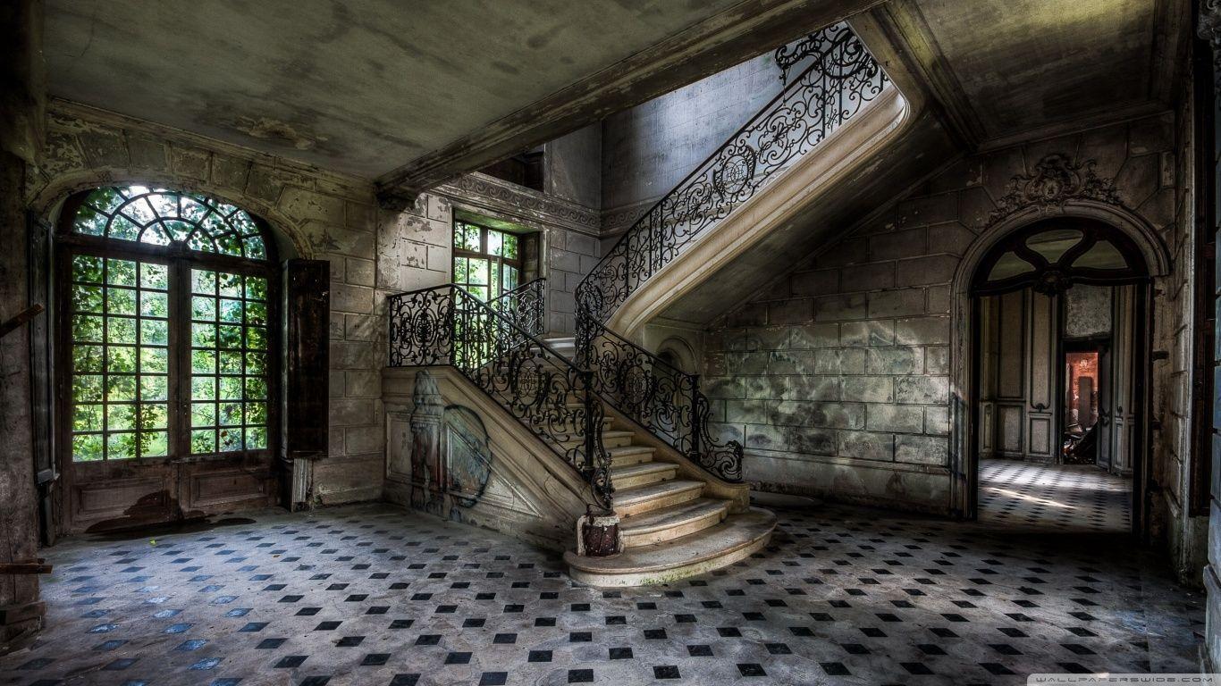 1366x768 Old Mansion Wallpaper