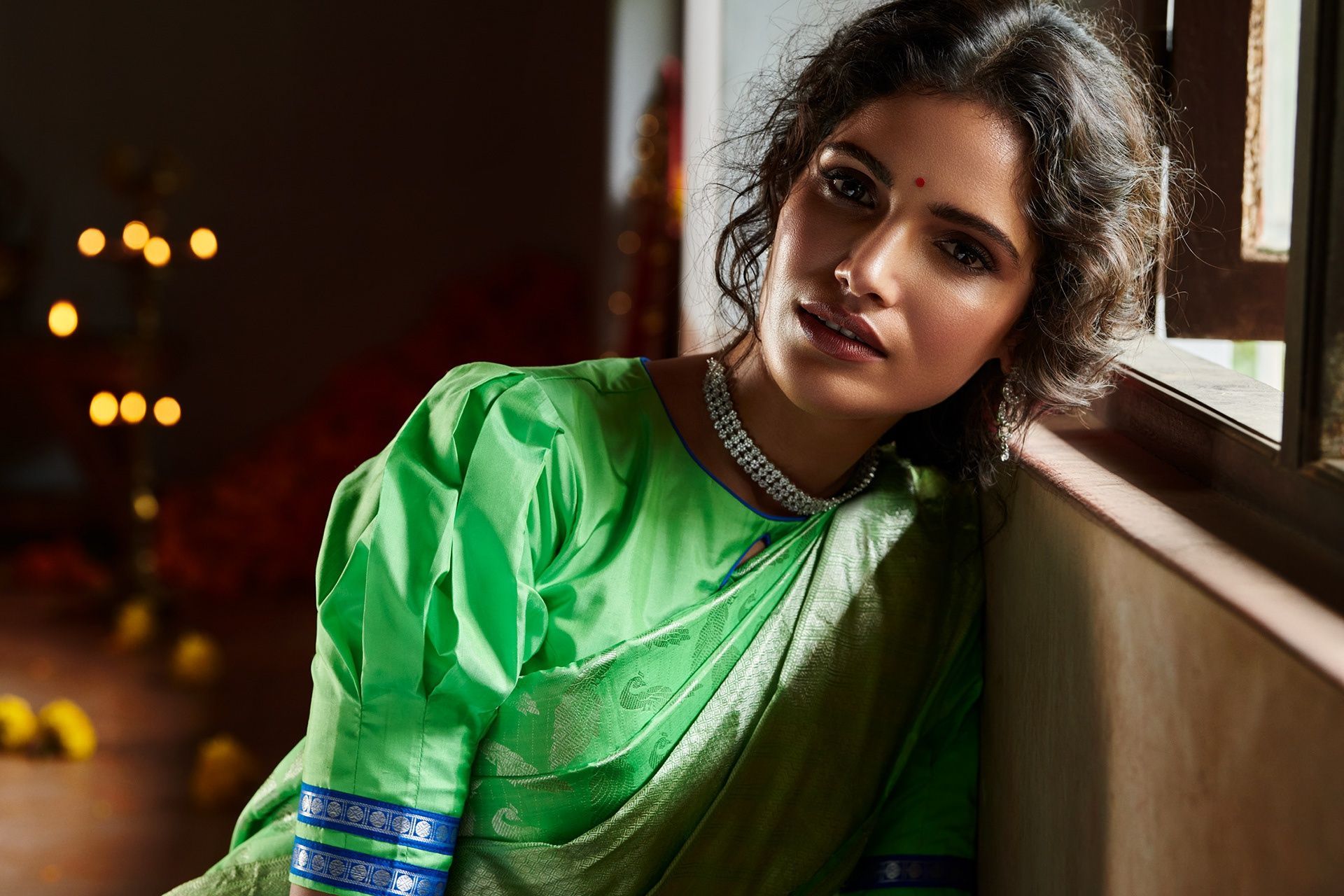 1920x1280 HD desktop wallpaper: Brunette, Model, Women, Indian, Saree, Vartika Singh download free picture
