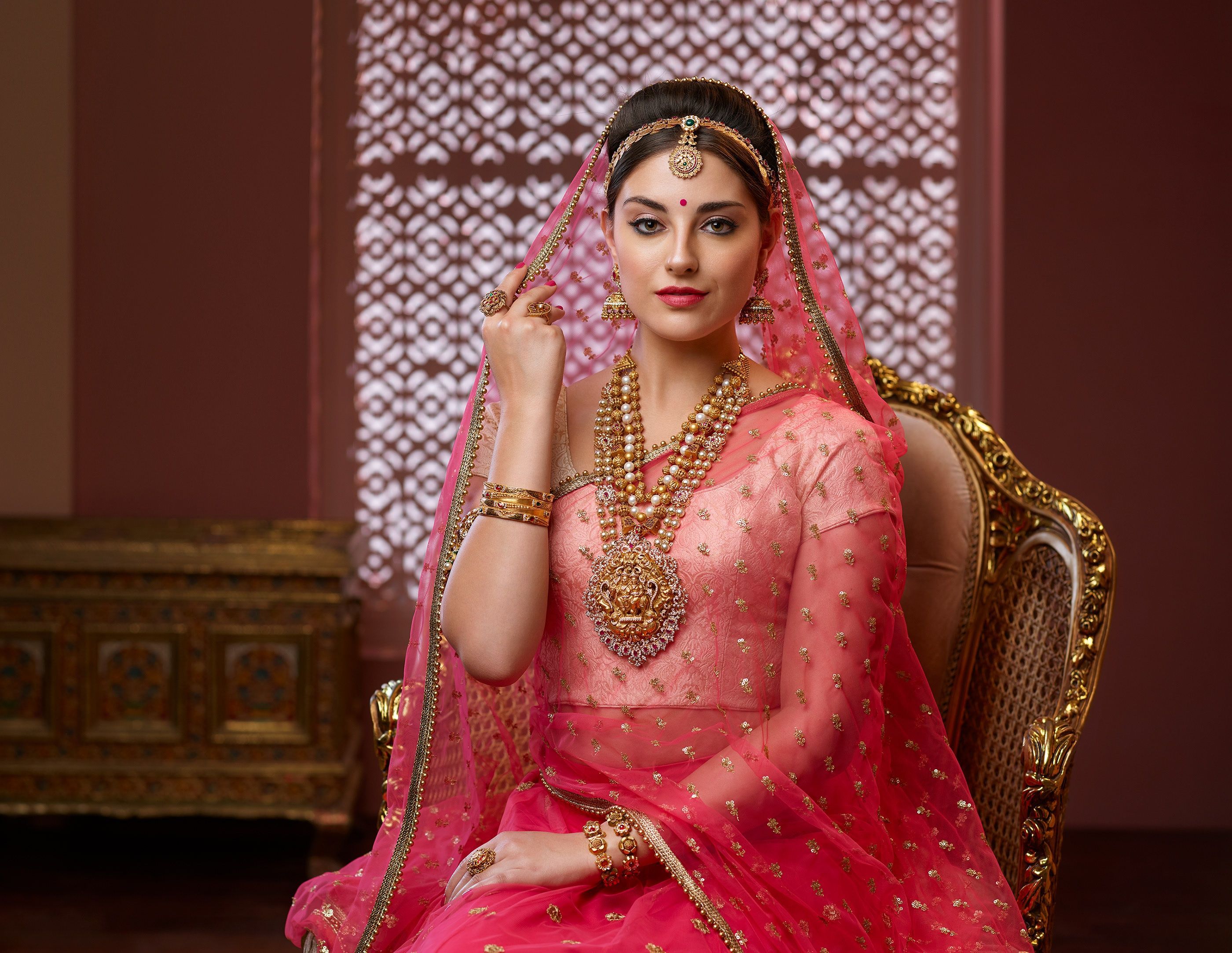 2800x2166 Model HD, Lipstick, Woman, Saree, Indian, Jewelry, Necklace, Black Hair, HD Wallpaper