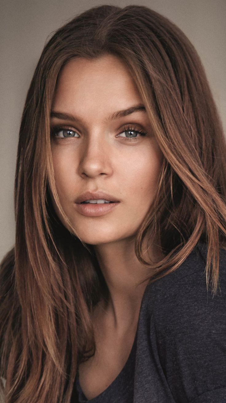 736x1308 Celebrity Wallpaper