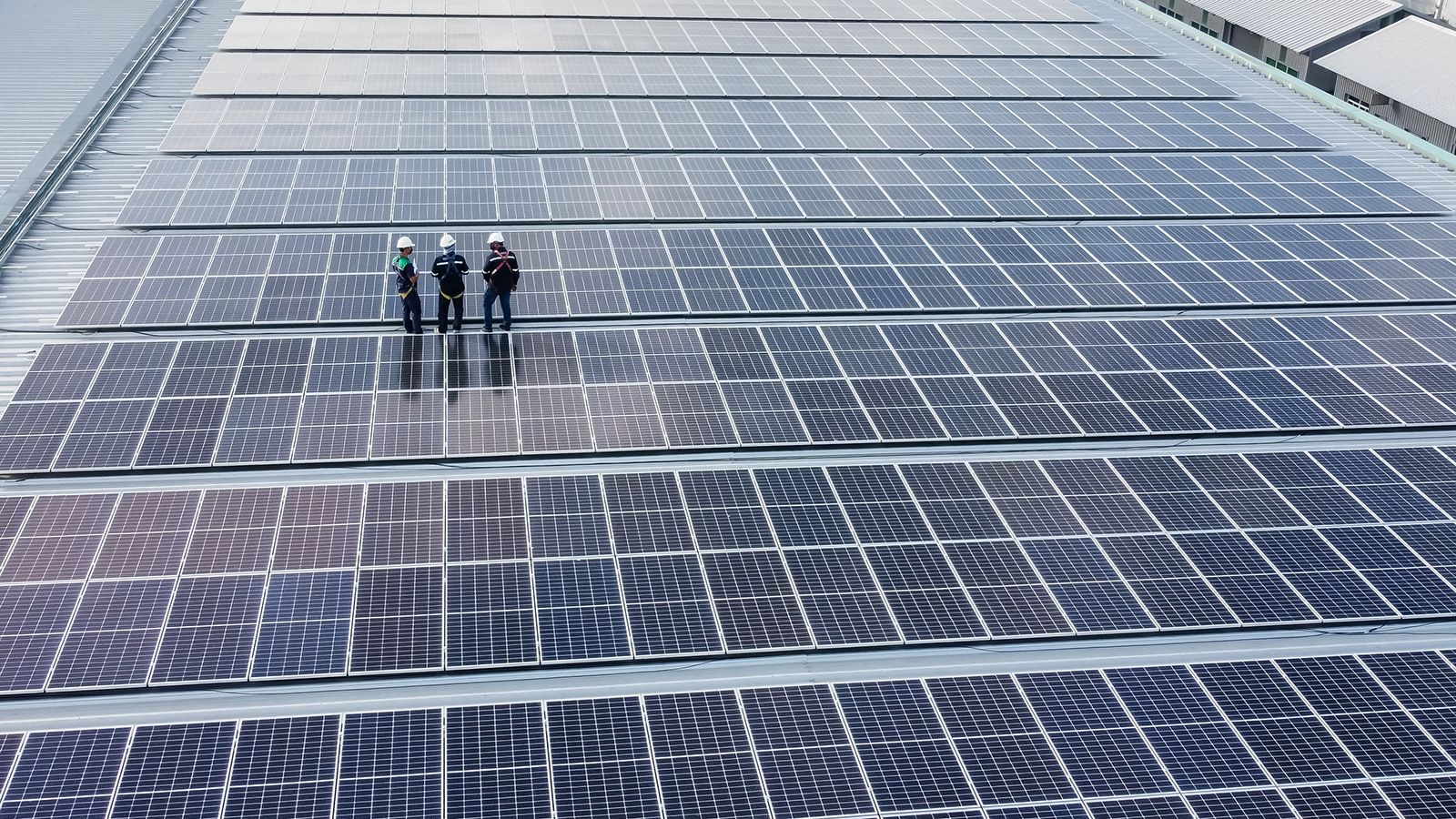 1600x900 Solar on Warehouses