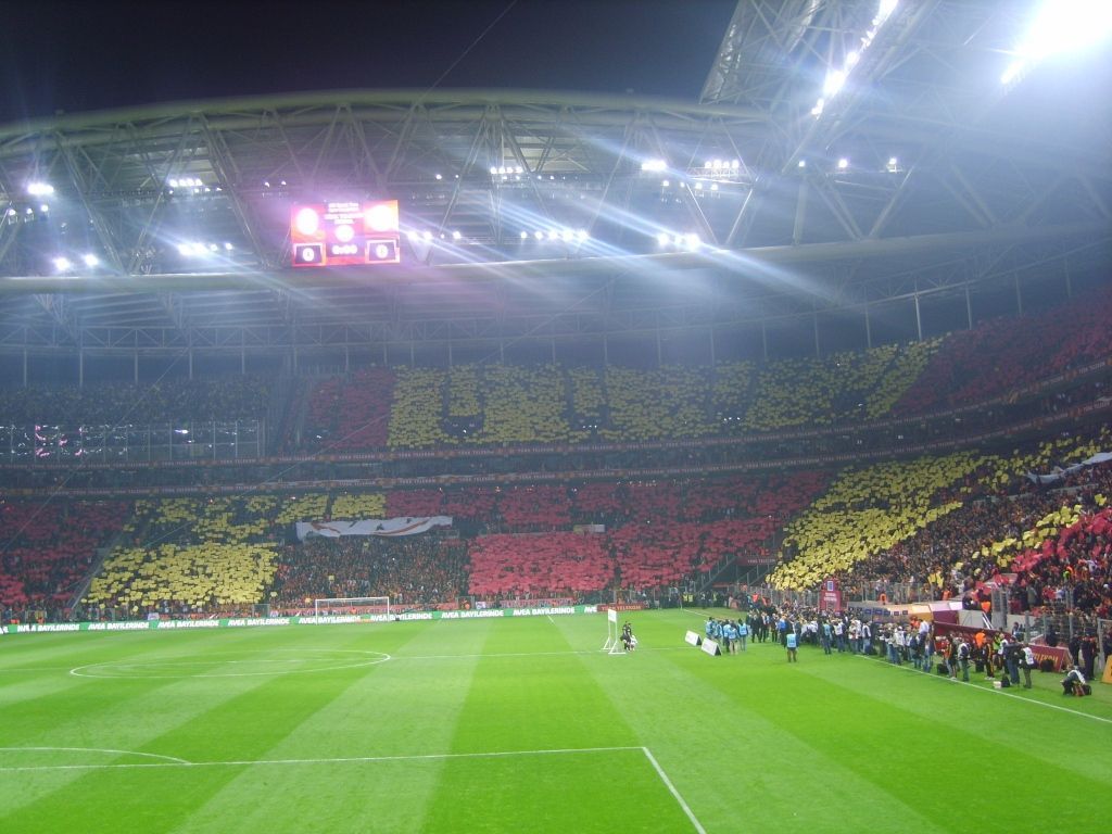 1024x768 Türk Telekom Arena'da Ilk GS FB