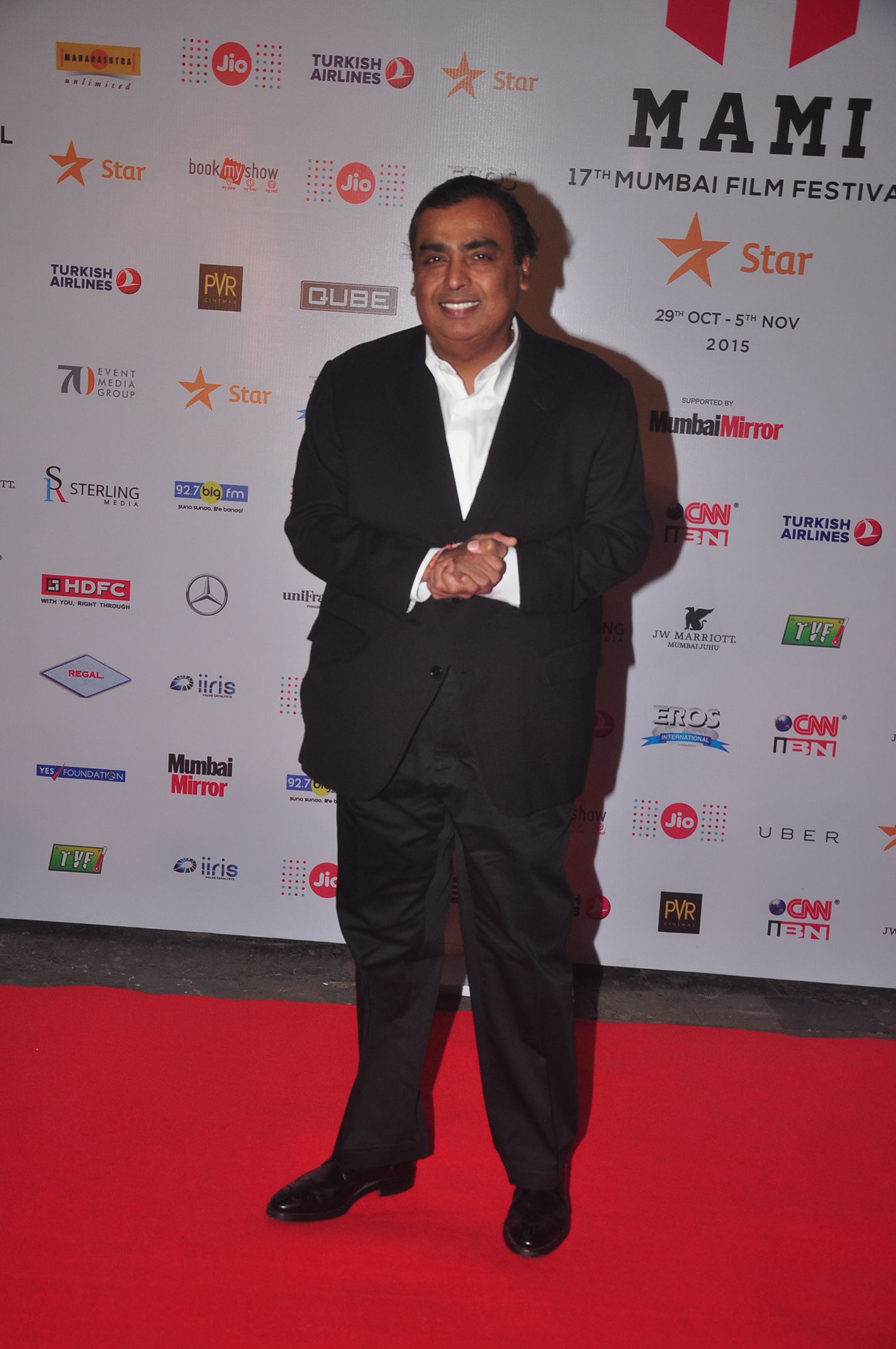 1424x2144 Mukesh Ambani at MAMI. iPhone wallpaper music, Dhirubhai ambani, Business man