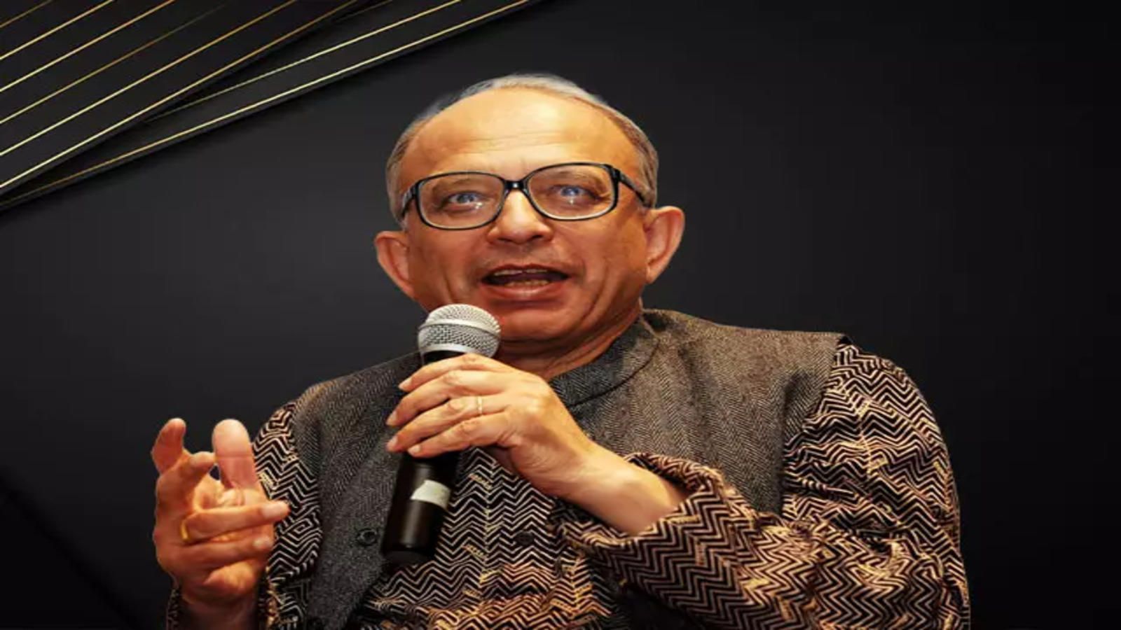 1600x900 adani hindenberg: Swami Speaks: Dhirubhai Ambani had beaten old school business boys, Adani probably better at it Economic Times Video
