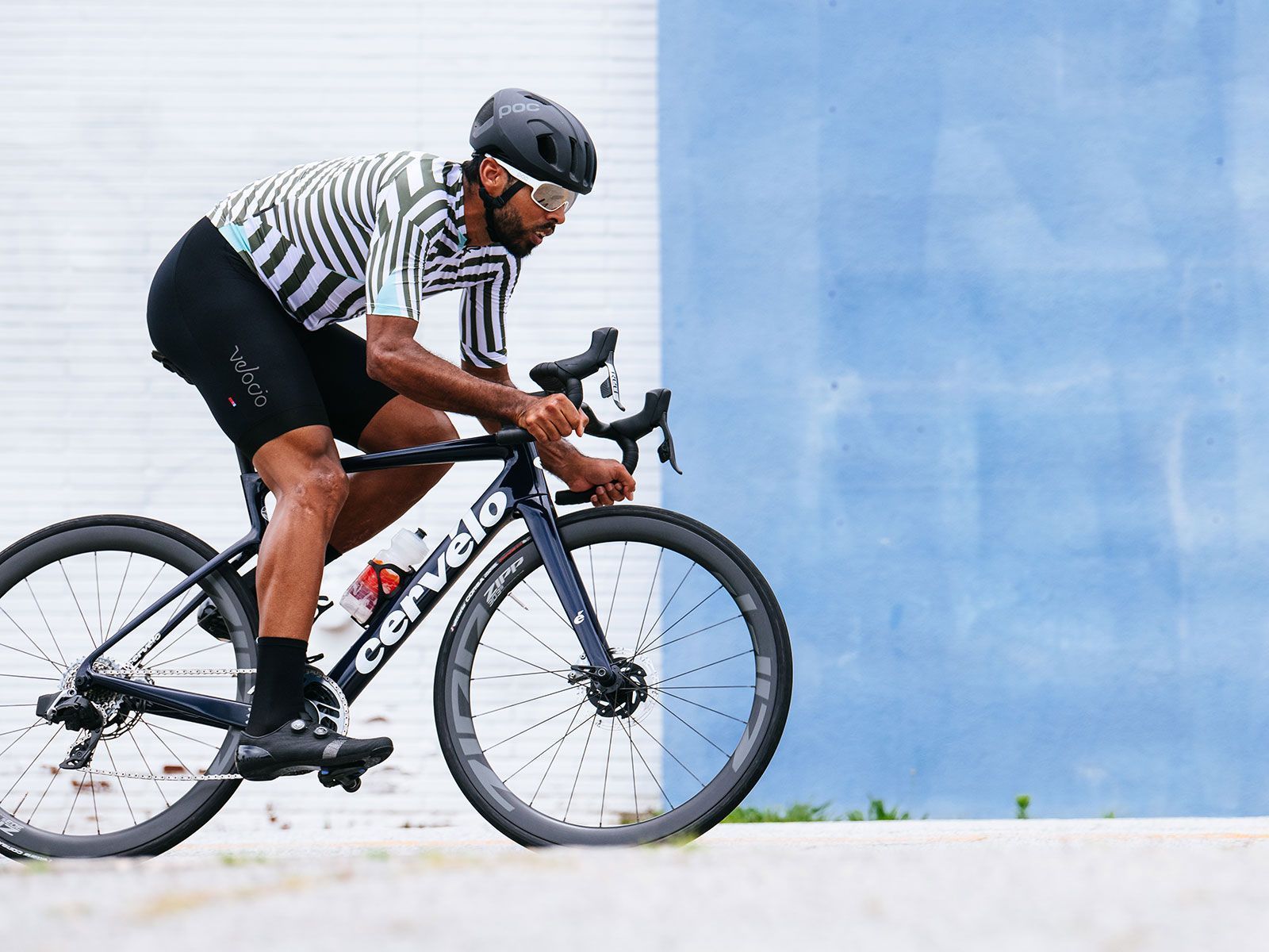 1600x1200 All new Cervelo Caledonia is a modern road bike w/ big tire clearance, built for Roubaix
