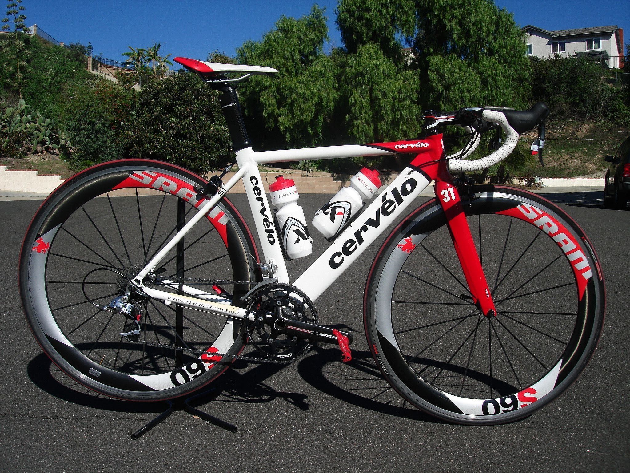 2048x1536 CERVELO bicycle bike wallpaperx1536
