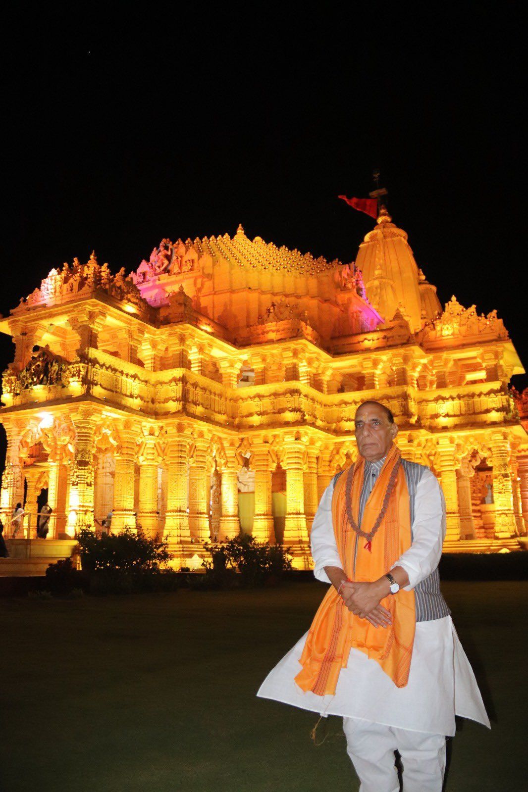 1066x1600 STSangamam on X: A day before #STSangamam, Hon Union Defence Minister Shri ji offers prayer at Somnath Temple. We all will witness centuries old Saurashtra and Tamil Sangamam tomorrow