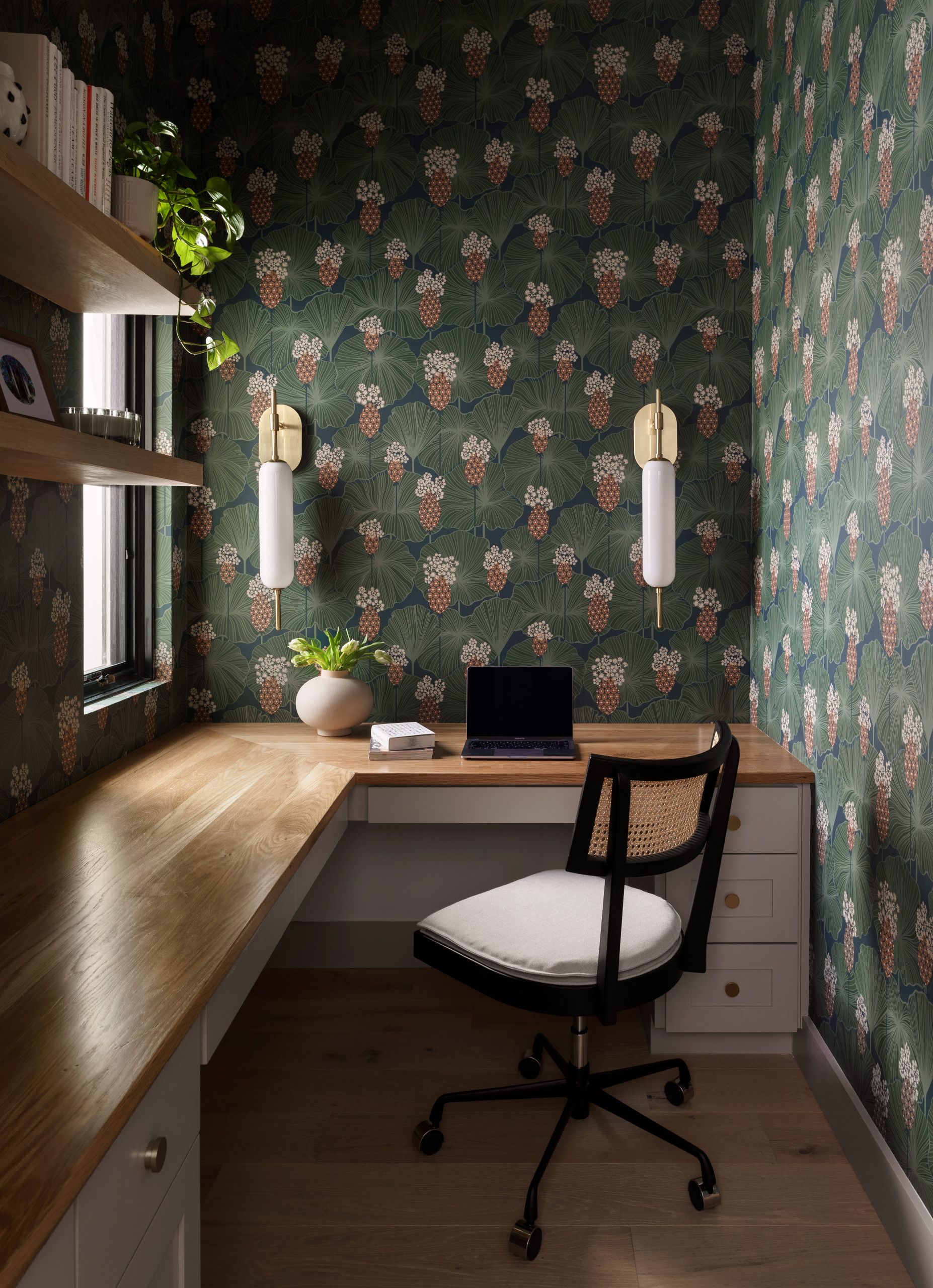 1854x2560 Beautiful Home Office with Wallpaper Ideas & Designs