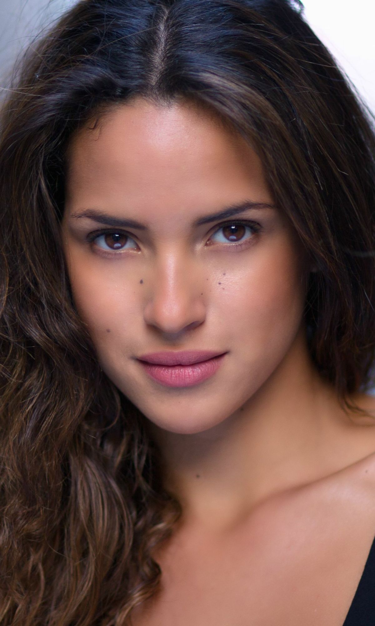 Adria Arjona Wallpapers - Top Free Adria Arjona Backgrounds ...