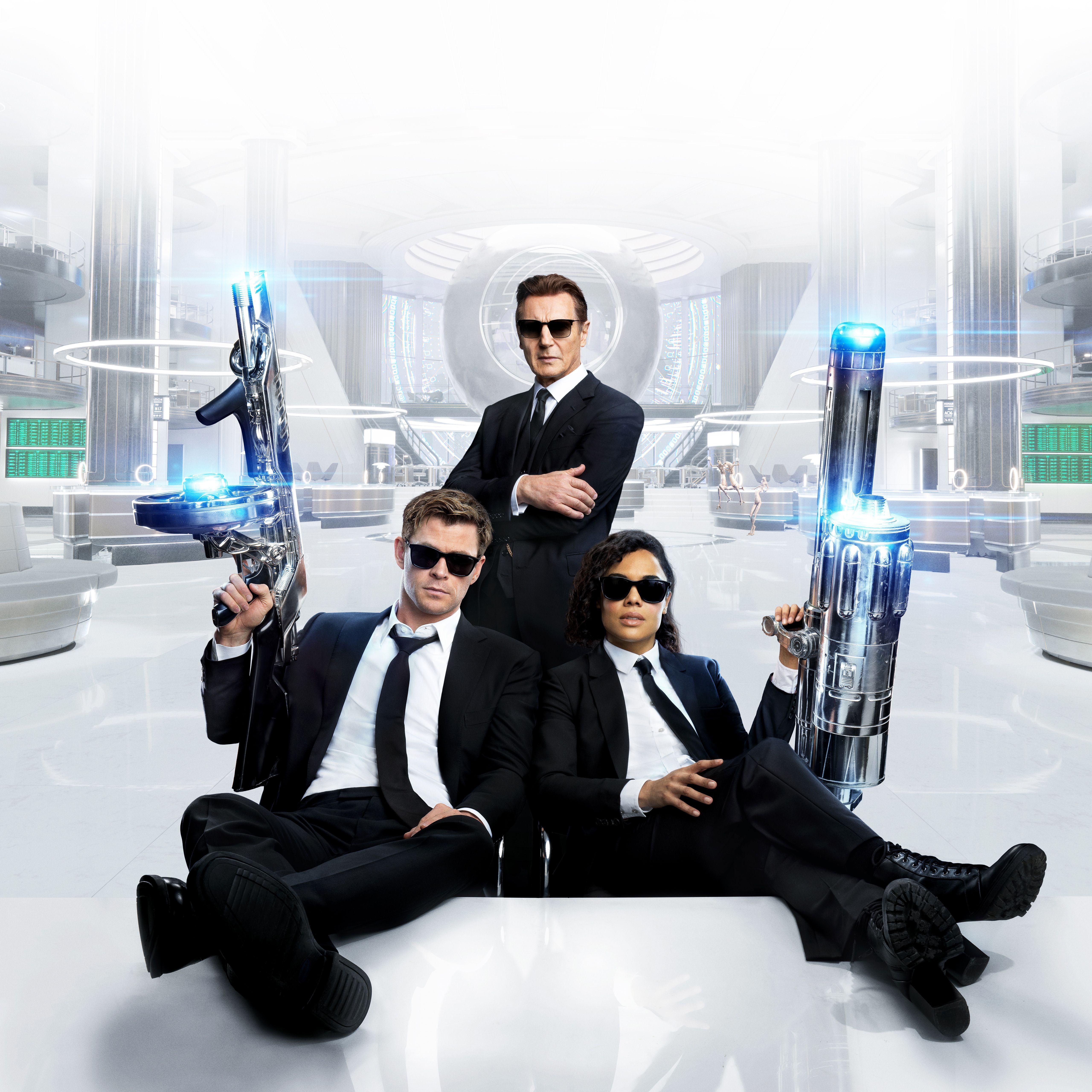 Men in Black Wallpapers - Top Free Men in Black Backgrounds