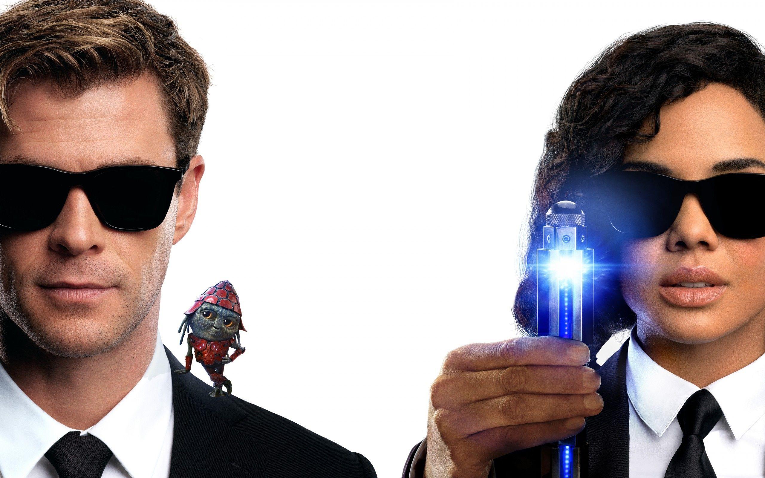 2560x1600 Download 2560x1600 Men In Black: International, Chris