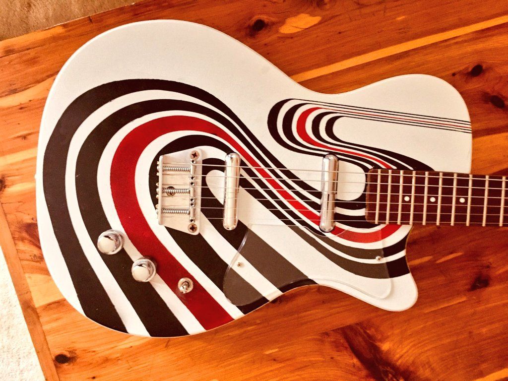 1024x768 Hisho Controllers on X: I painted a guitar. The design is based off of Elliott Smith's Figure 8 mural. I'm very pleased with how it turned out / X