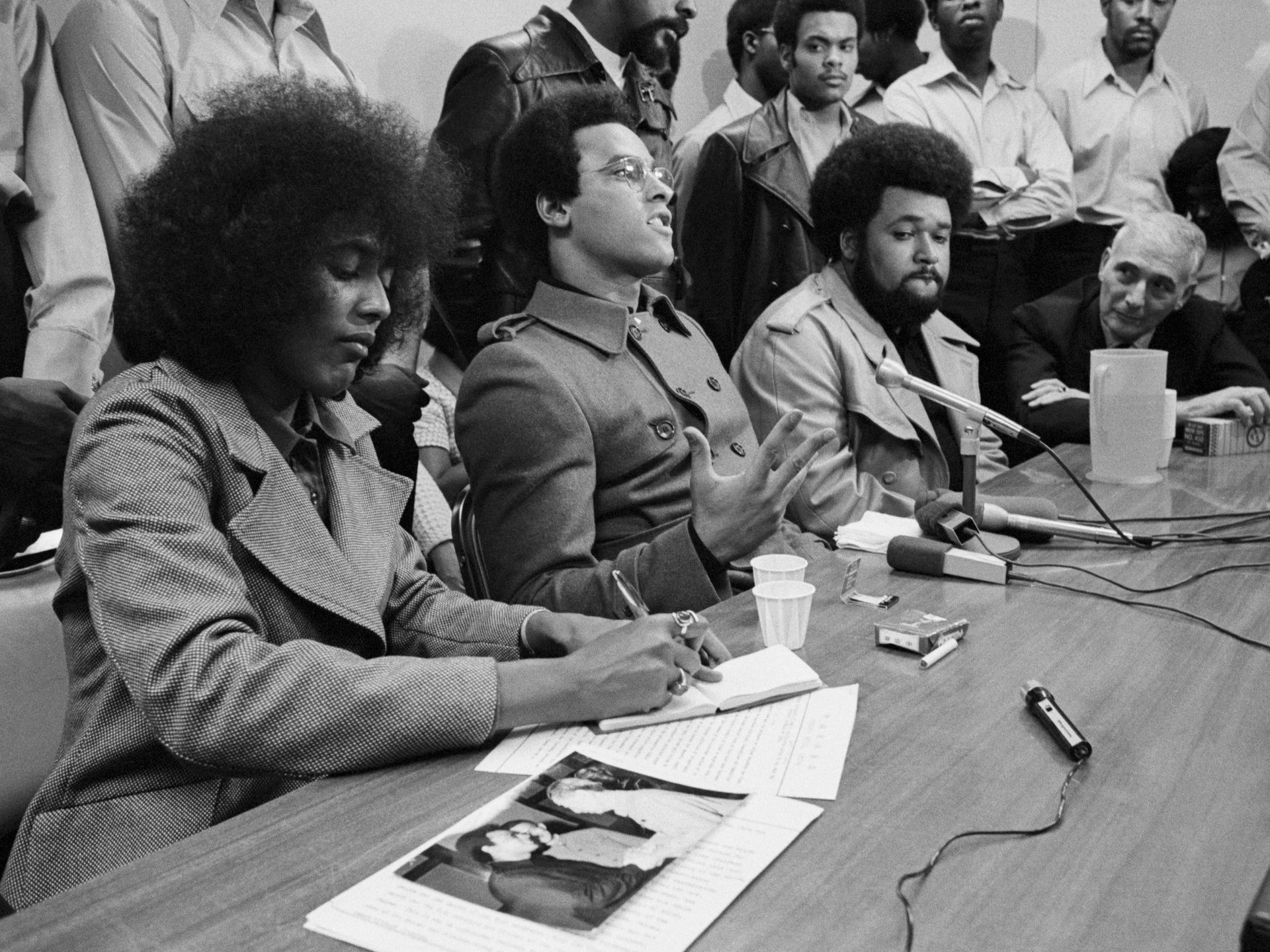 1920x1440 When China stood with African American activists