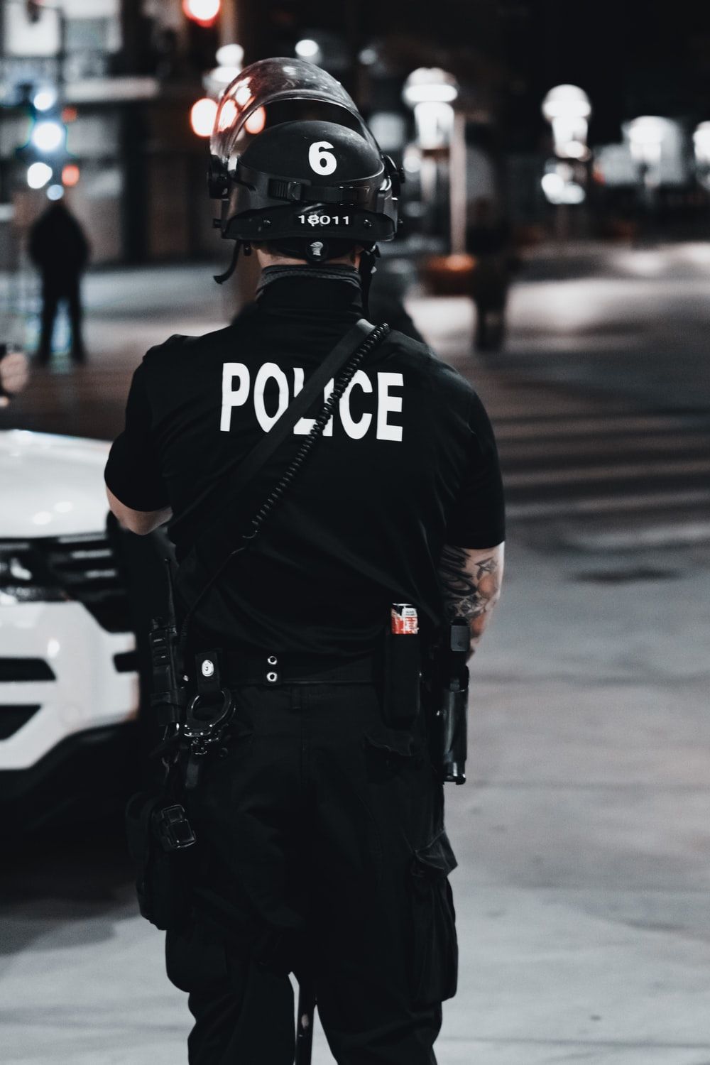 1000x1500 Policewoman Wallpaper