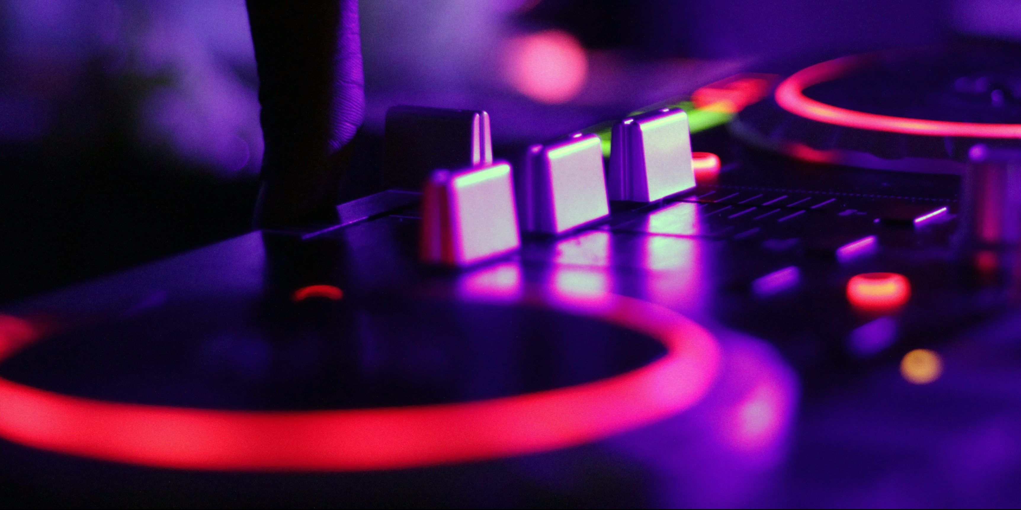 3447x1723 disc jockey DJ sound music instrument purple