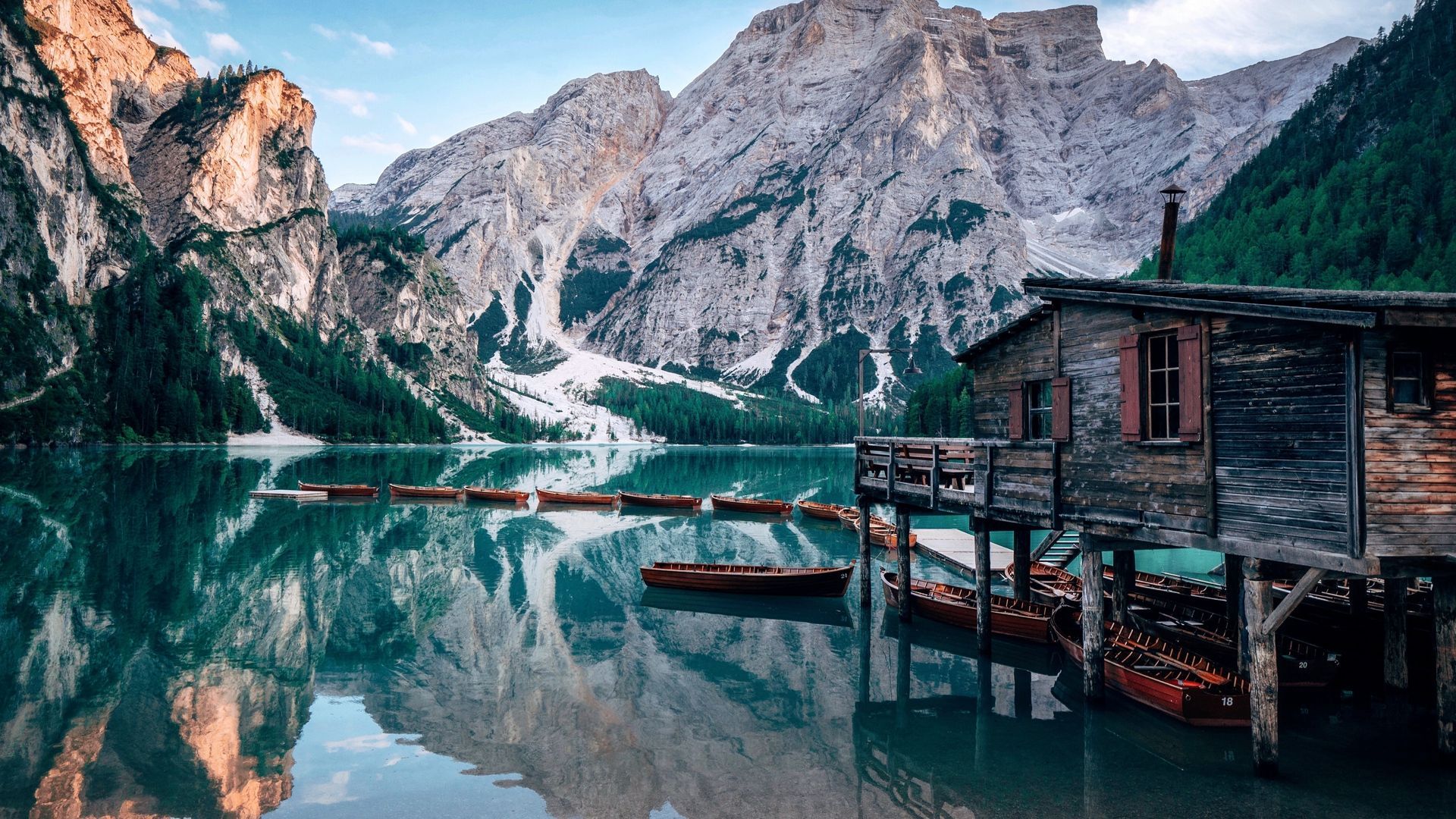 1920x1080 Mountain Side Lake [1920 x 1080]