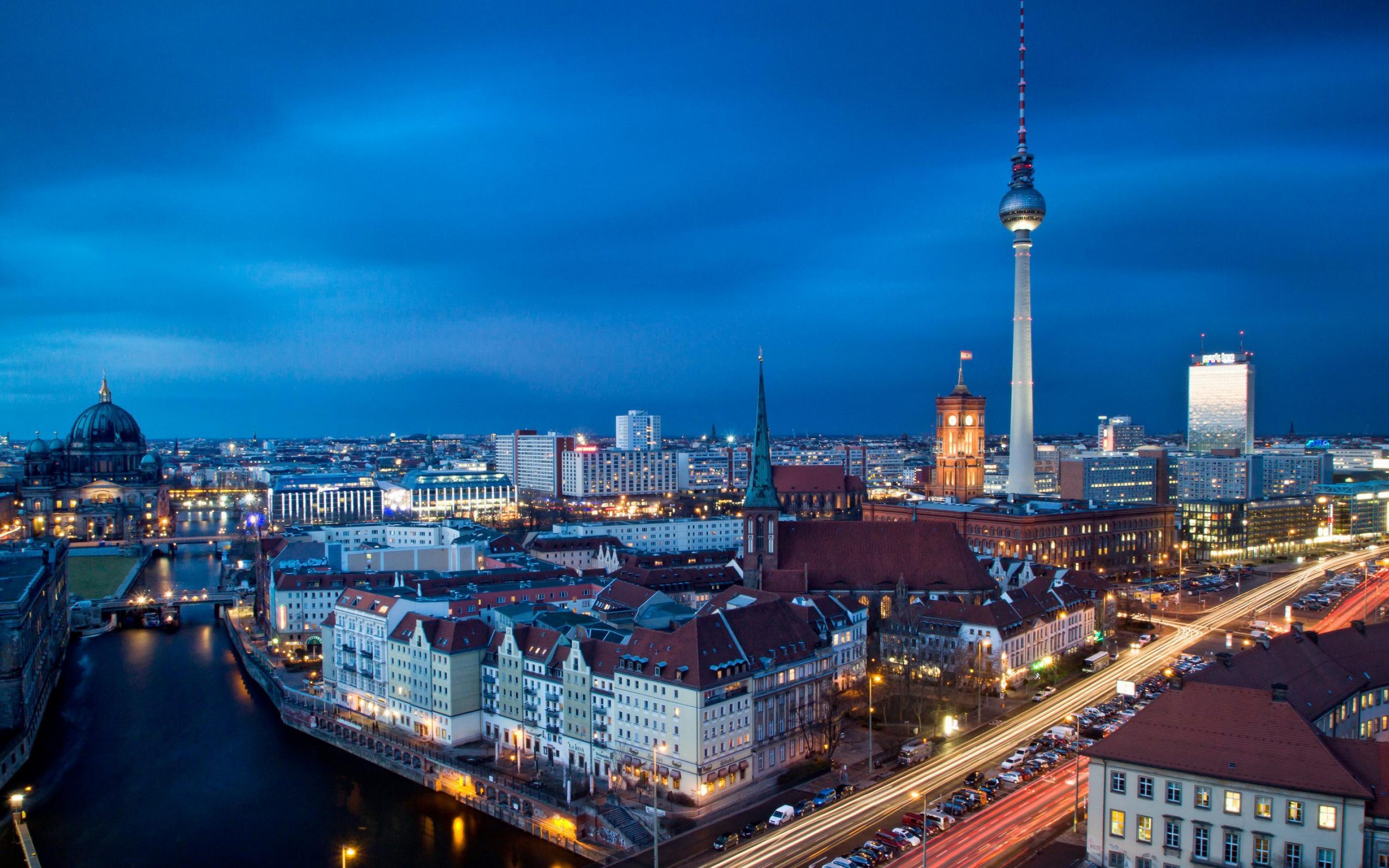 2880x1800 Berlin hình nền