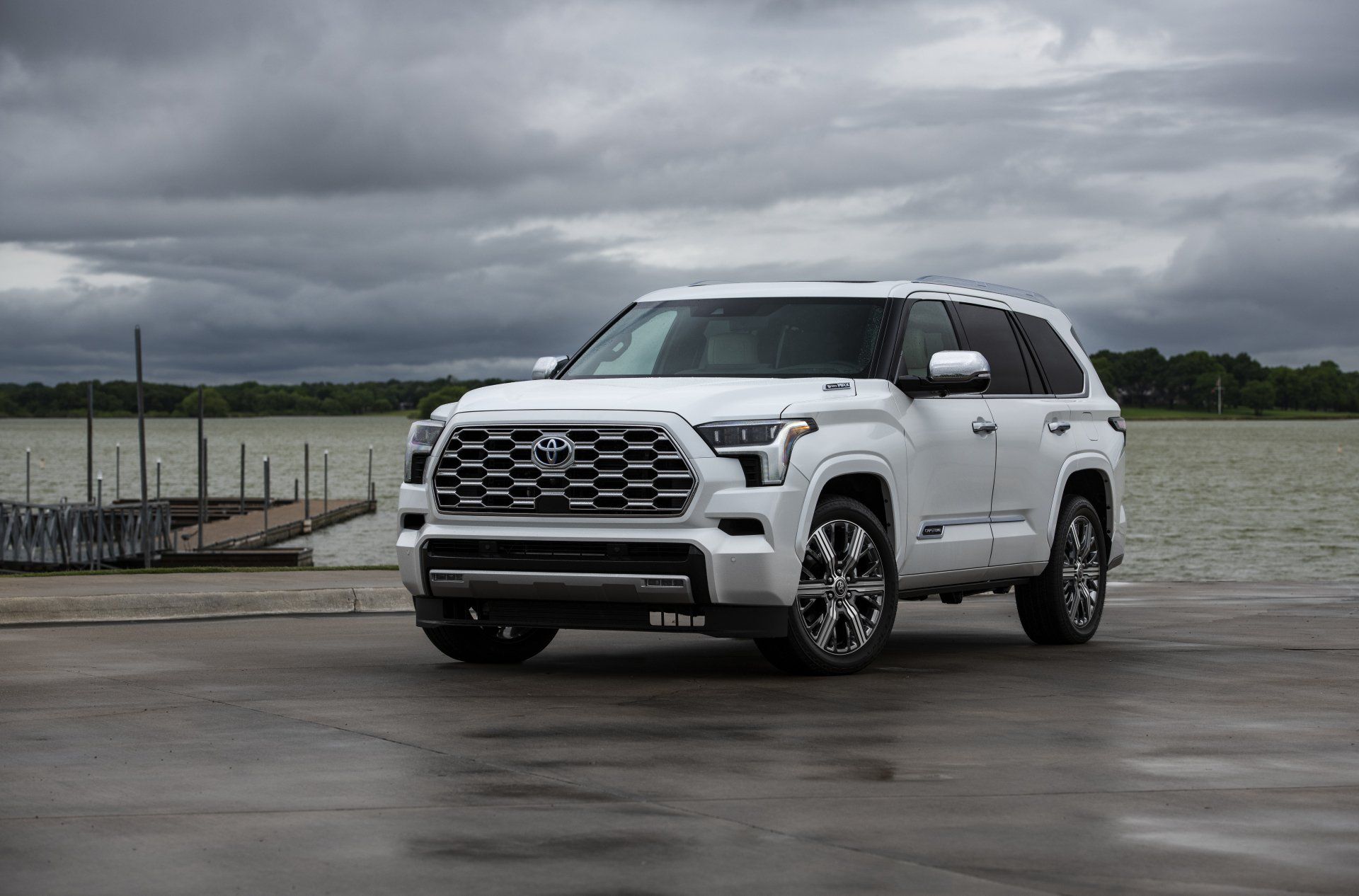 1920x1266 Toyota Sequoia Wallpaper