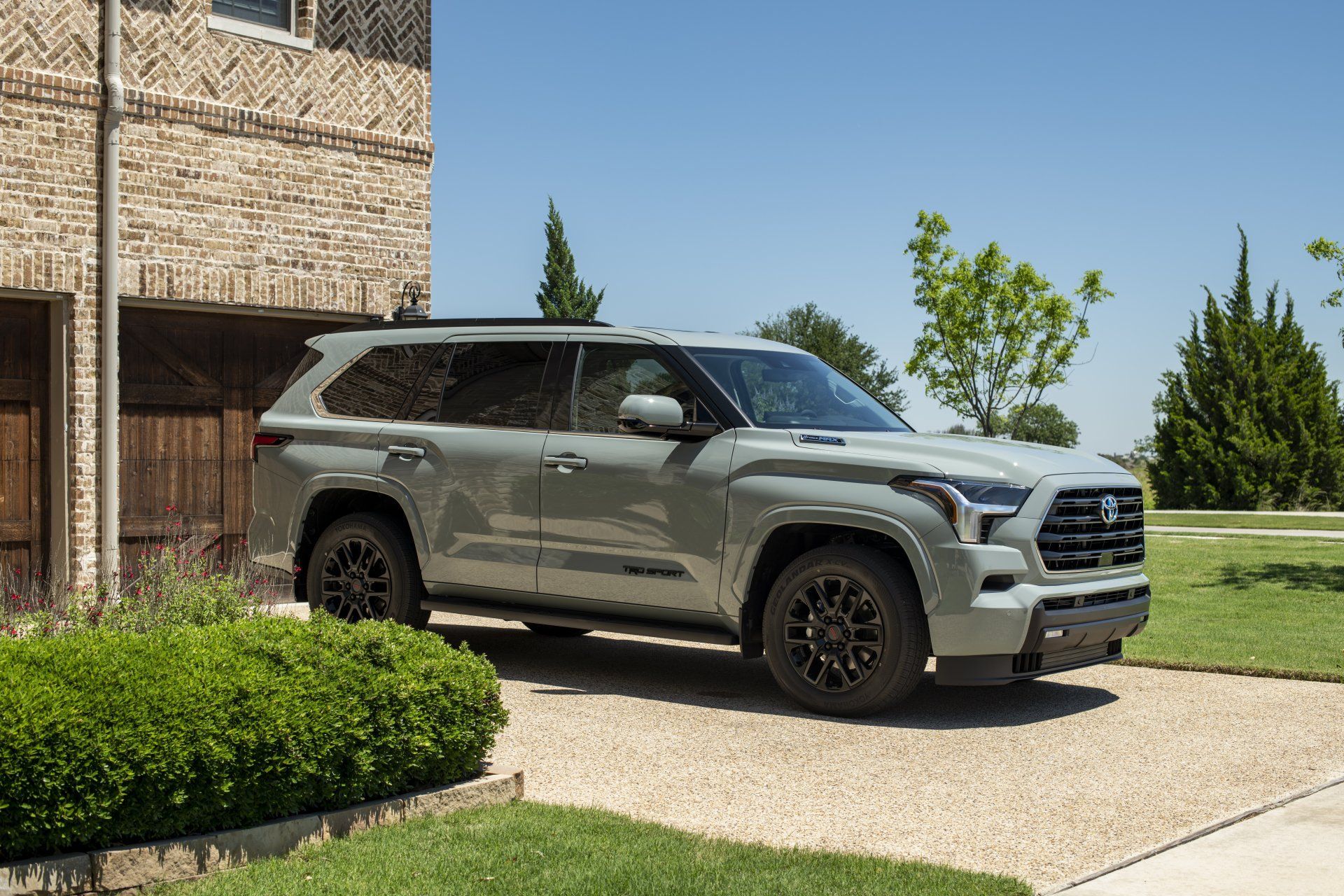 1920x1280 Vehicles Toyota Sequoia 8k Ultra HD Wallpaper
