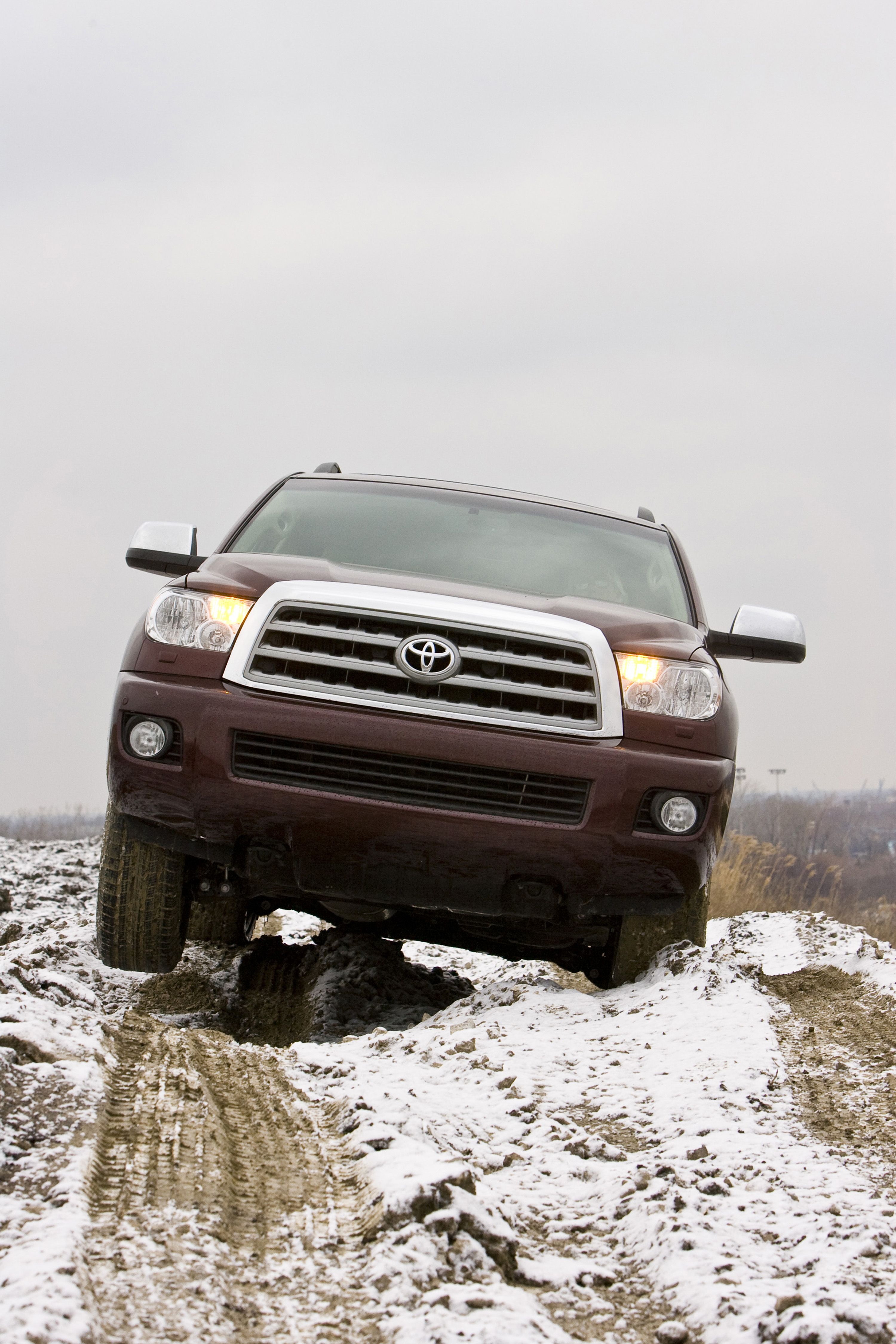 3000x4500 Toyota Sequoia