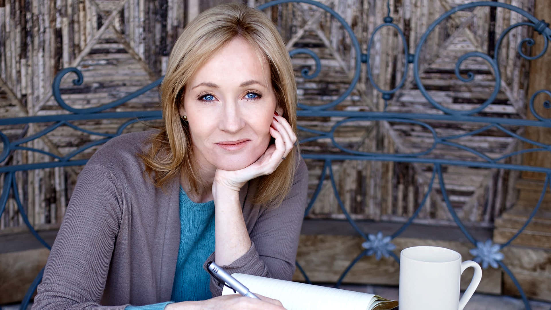 1920x1080 Download J.K. Rowling genius mind behind the Wizarding World Wallpaper